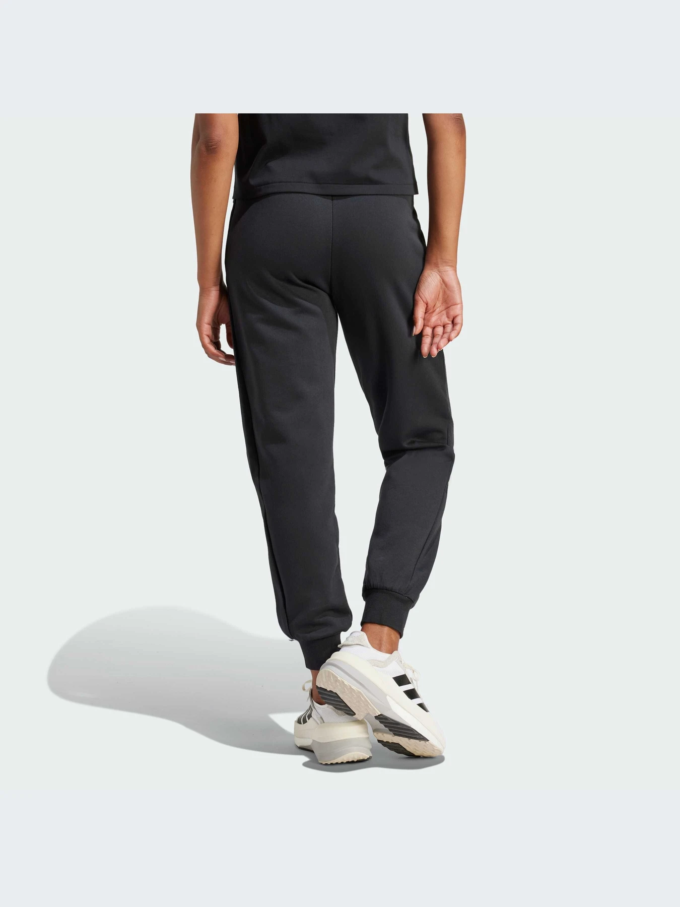 Брюки Adidas ZNE модель JE7842-KZ Брюки Adidas ZNE модель JE7842-KZ Фото