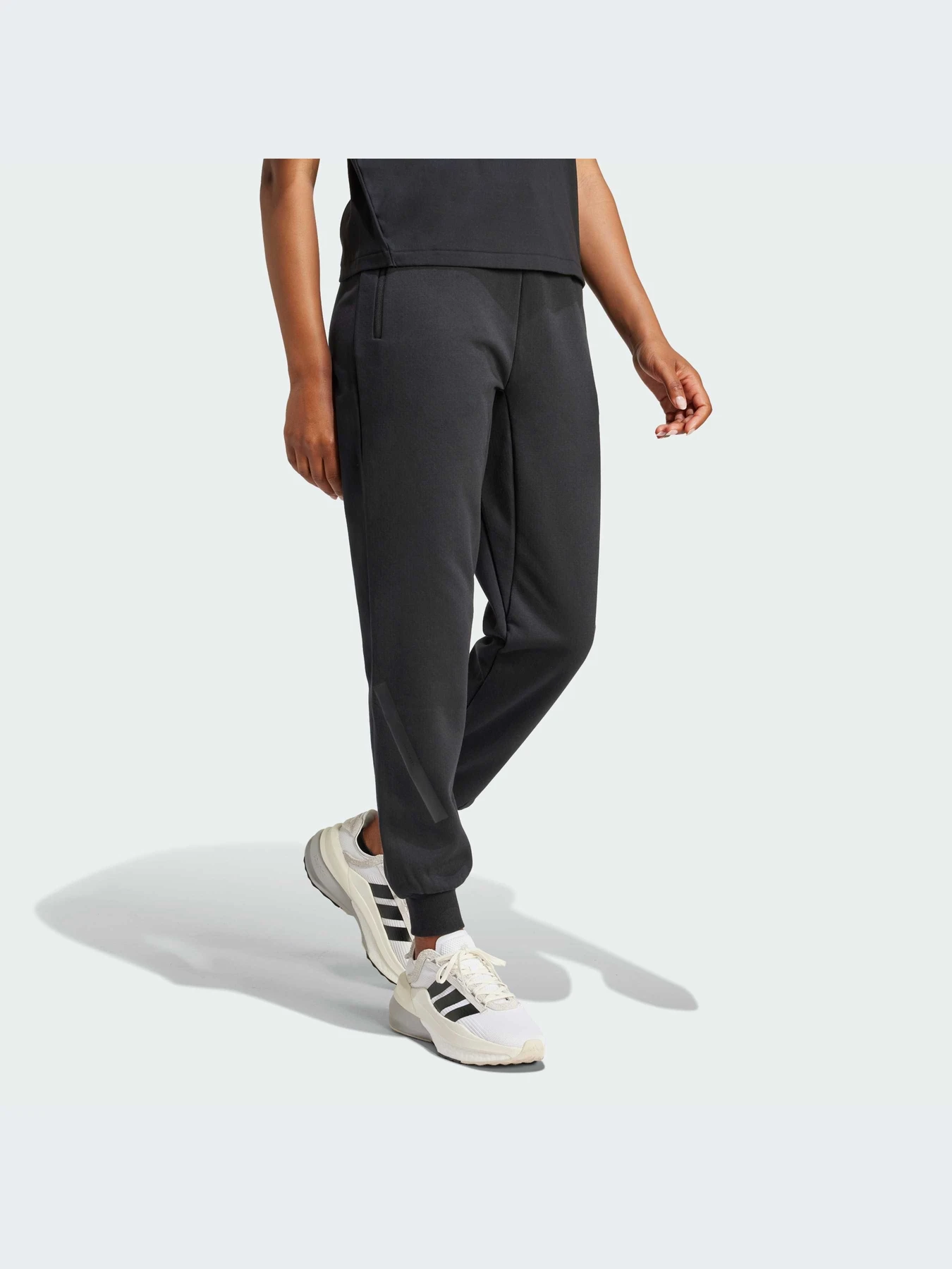 Брюки Adidas ZNE модель JE7842-KZ Брюки Adidas ZNE модель JE7842-KZ Фото