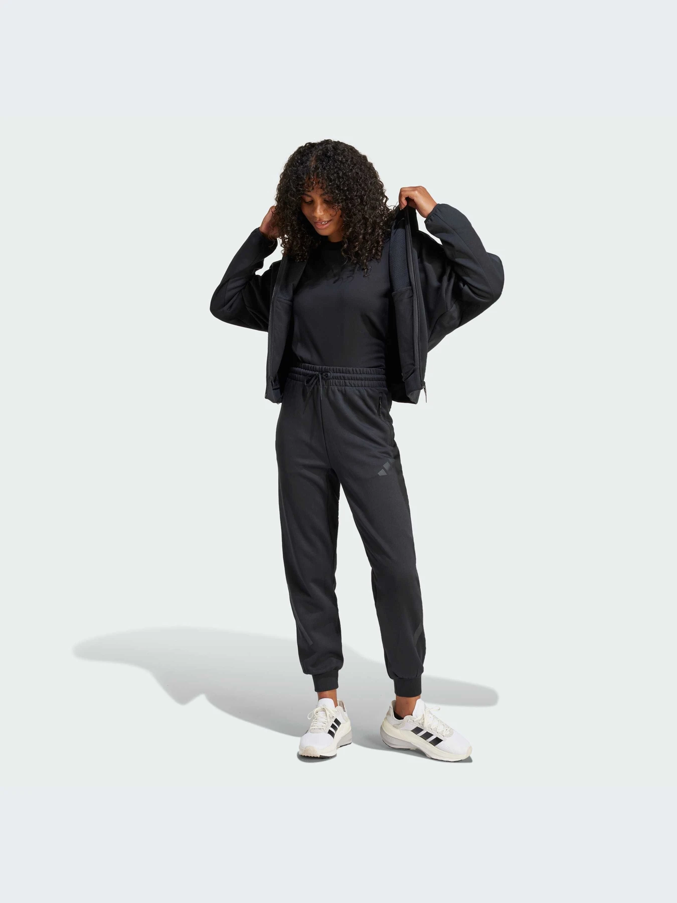 Брюки Adidas ZNE модель JE7842-KZ Брюки Adidas ZNE модель JE7842-KZ Фото