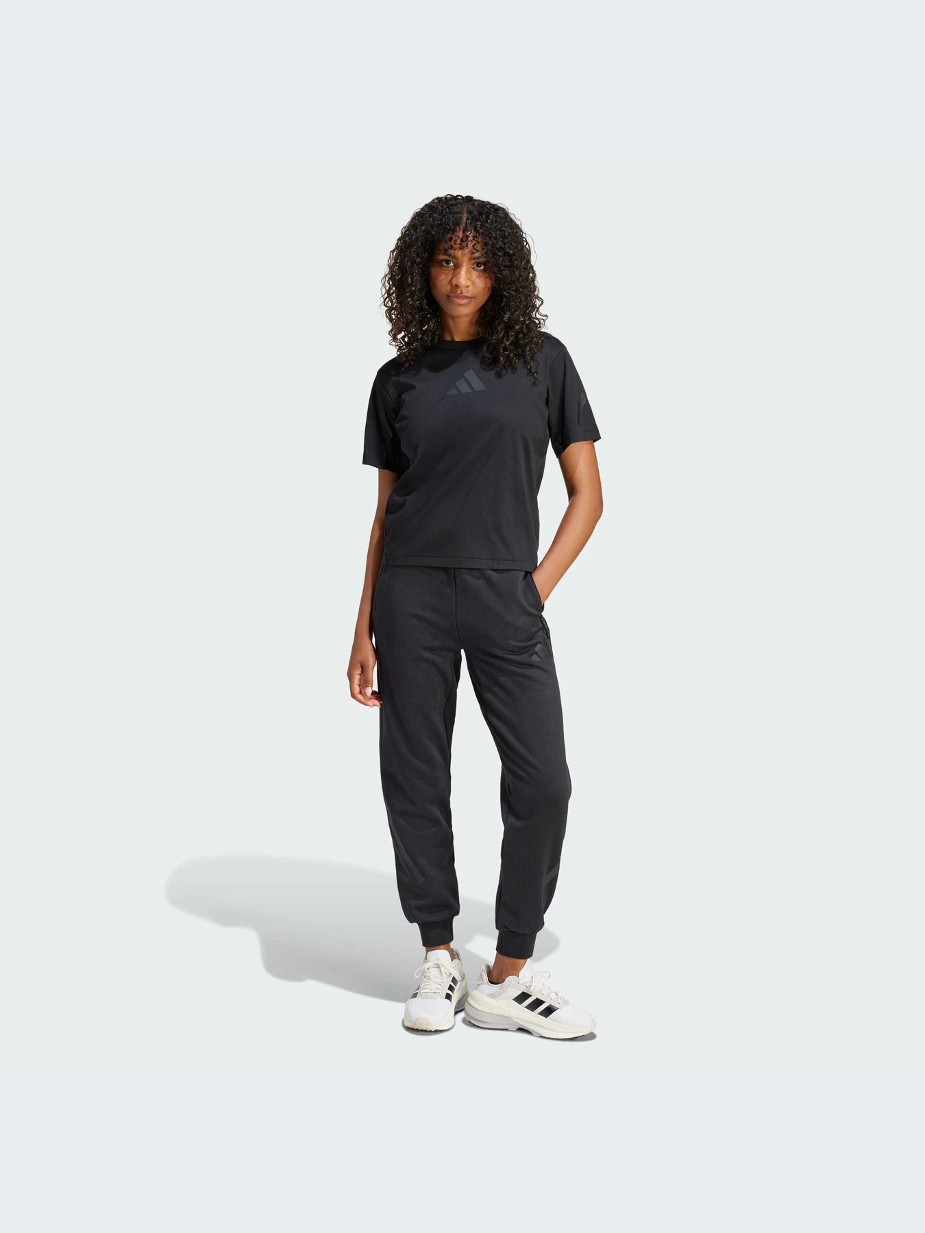 Футболки и поло Adidas ZNE модель JE7846-KZ Футболки и поло Adidas ZNE модель JE7846-KZ Фото