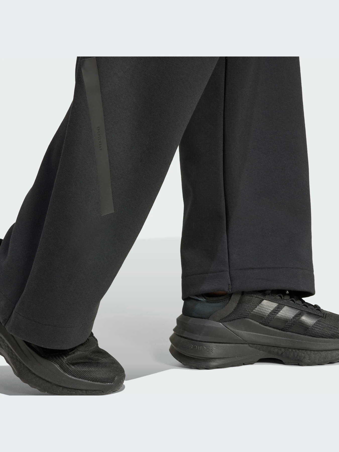 Брюки Adidas ZNE модель JE7850-KZ Брюки Adidas ZNE модель JE7850-KZ Фото