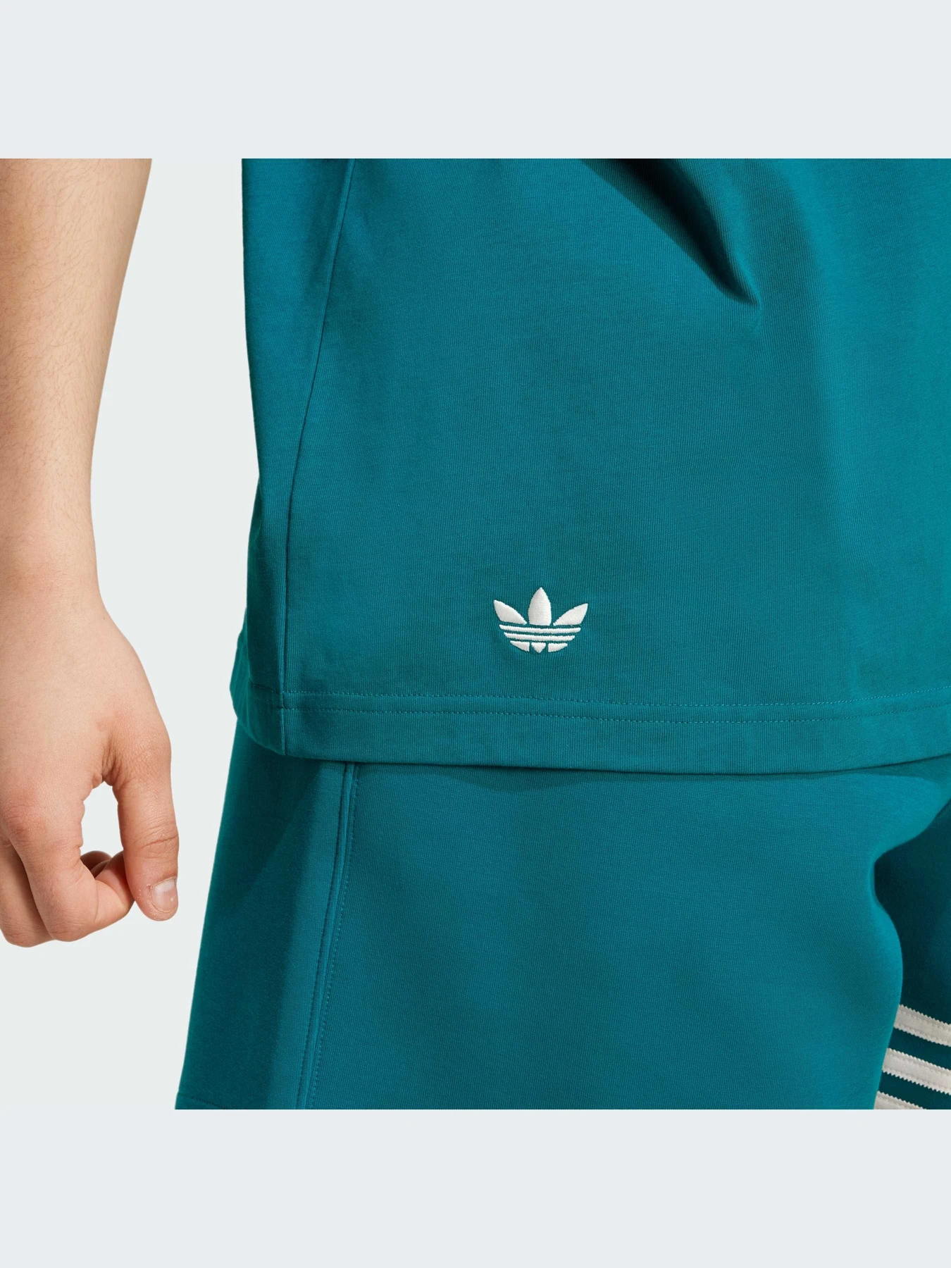 Футболки и поло Adidas Adicolor модель JF9138-KZ Футболки и поло Adidas Adicolor модель JF9138-KZ Фото