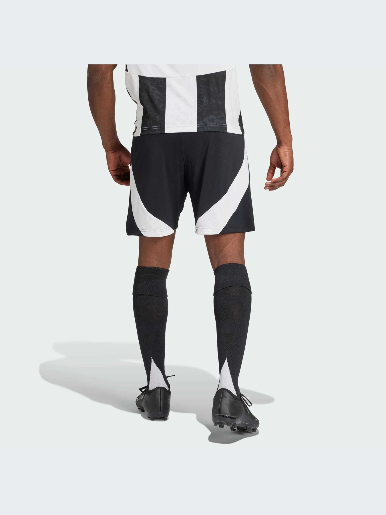 Шорты Adidas модель IS8003-KZ Шорты Adidas модель IS8003-KZ Фото