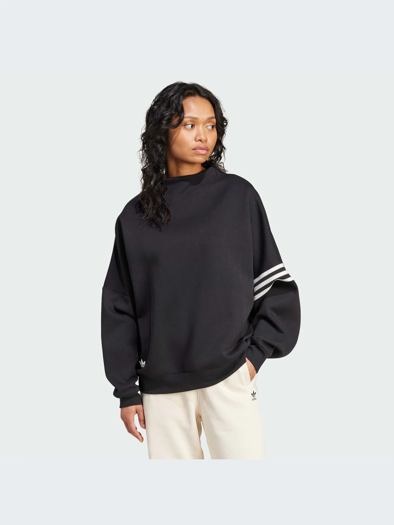 Худи и свитшоты Adidas модель IW3430-KZ Худи и свитшоты Adidas модель IW3430-KZ Фото