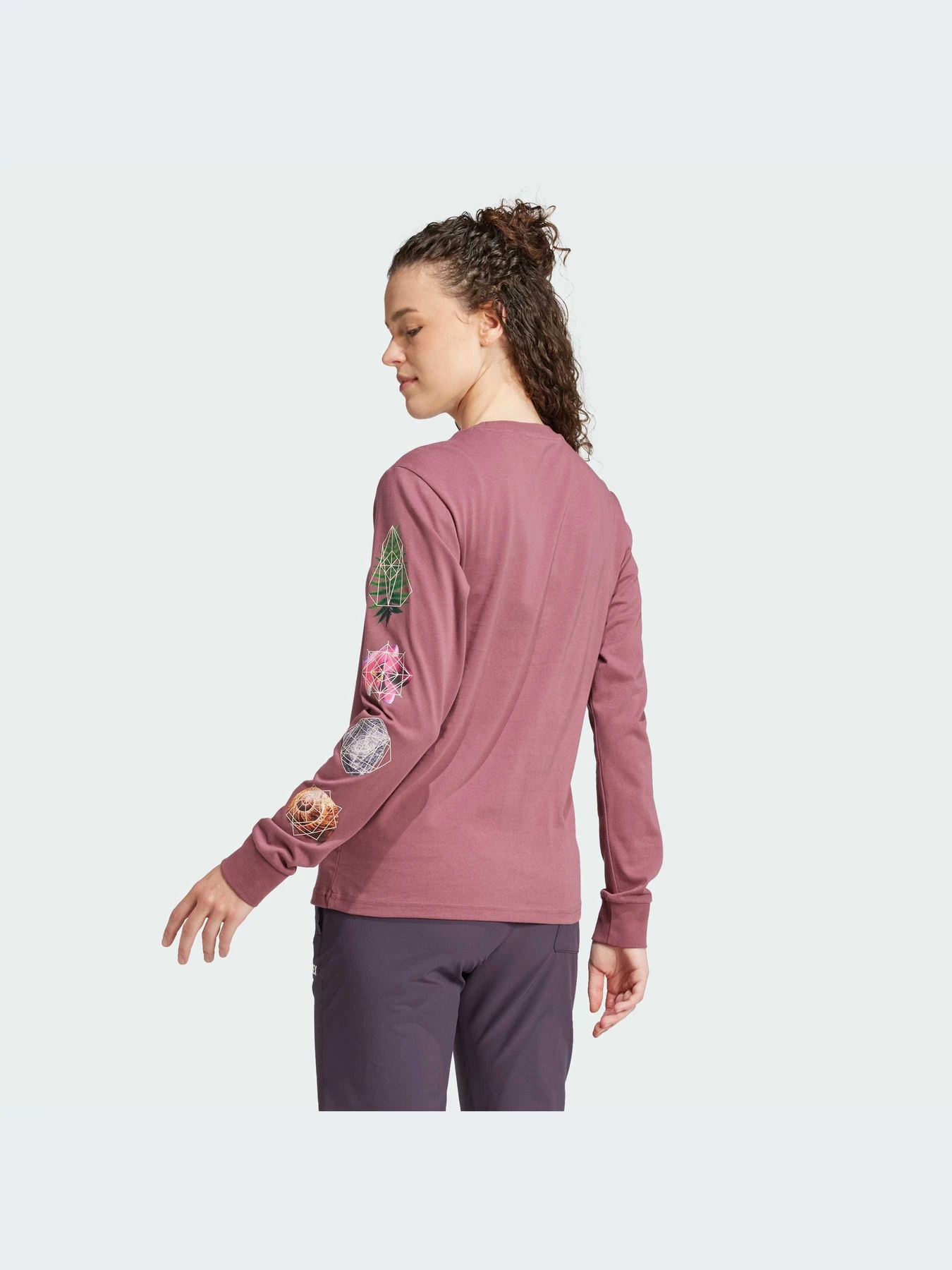 Худи и свитшоты Adidas модель IW2720-KZ Худи и свитшоты Adidas модель IW2720-KZ Фото