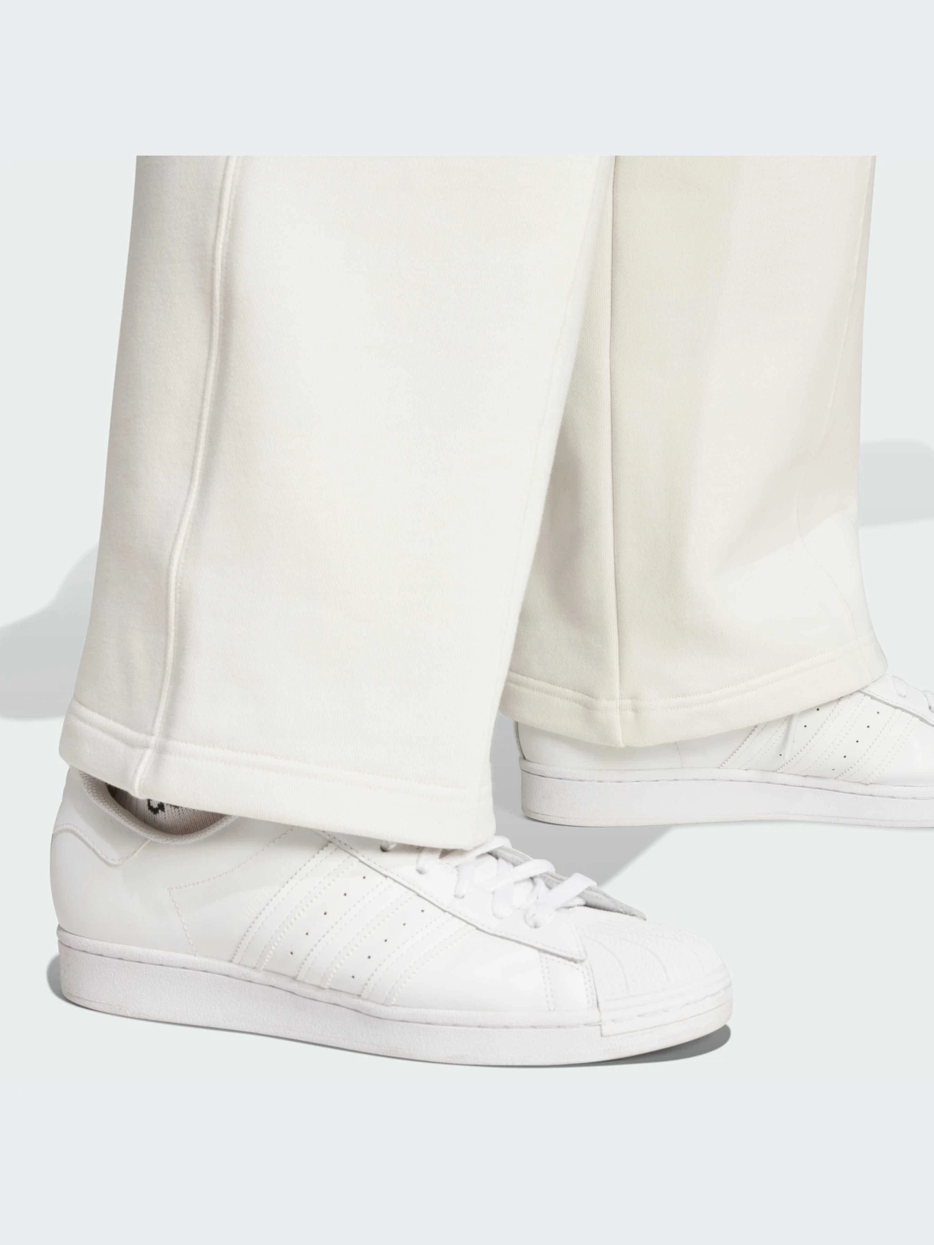 Брюки Adidas Graphics модель IX6765-KZ Брюки Adidas Graphics модель IX6765-KZ Фото