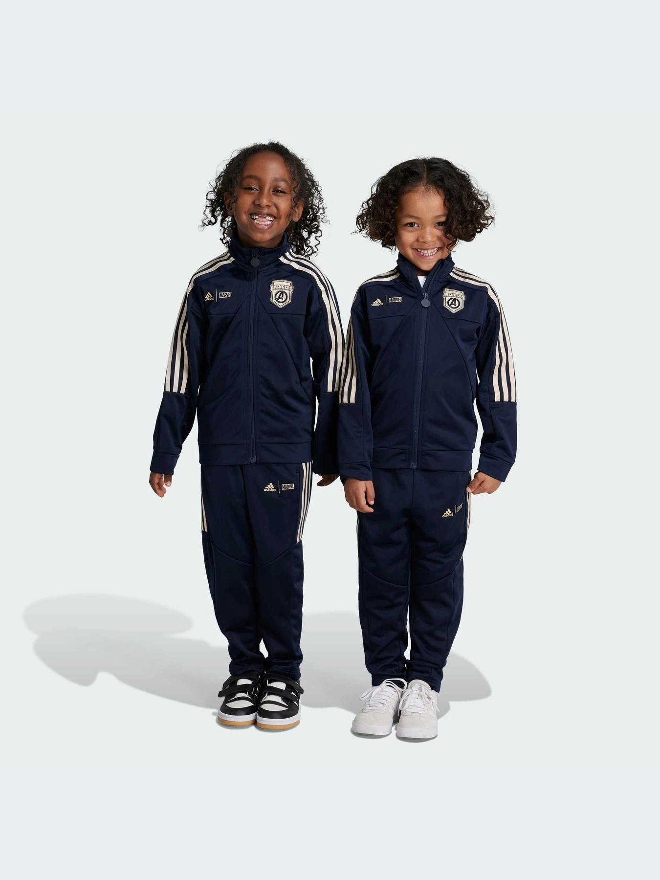 Костюмы Adidas модель IV9638-KZ Костюмы Adidas модель IV9638-KZ Фото