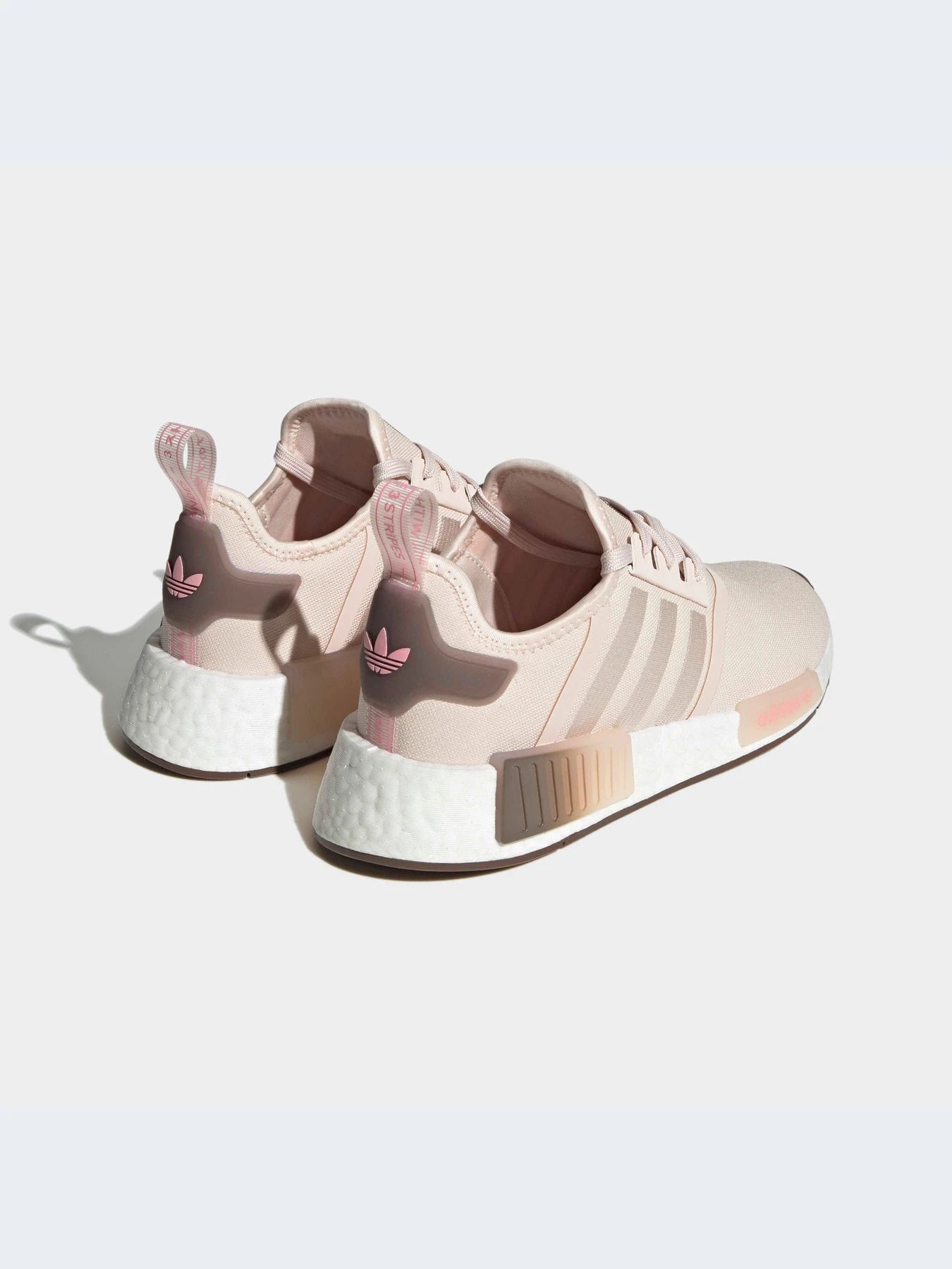 Кроссовки Adidas NMD модель HQ4279-KZ Кроссовки Adidas NMD модель HQ4279-KZ Фото