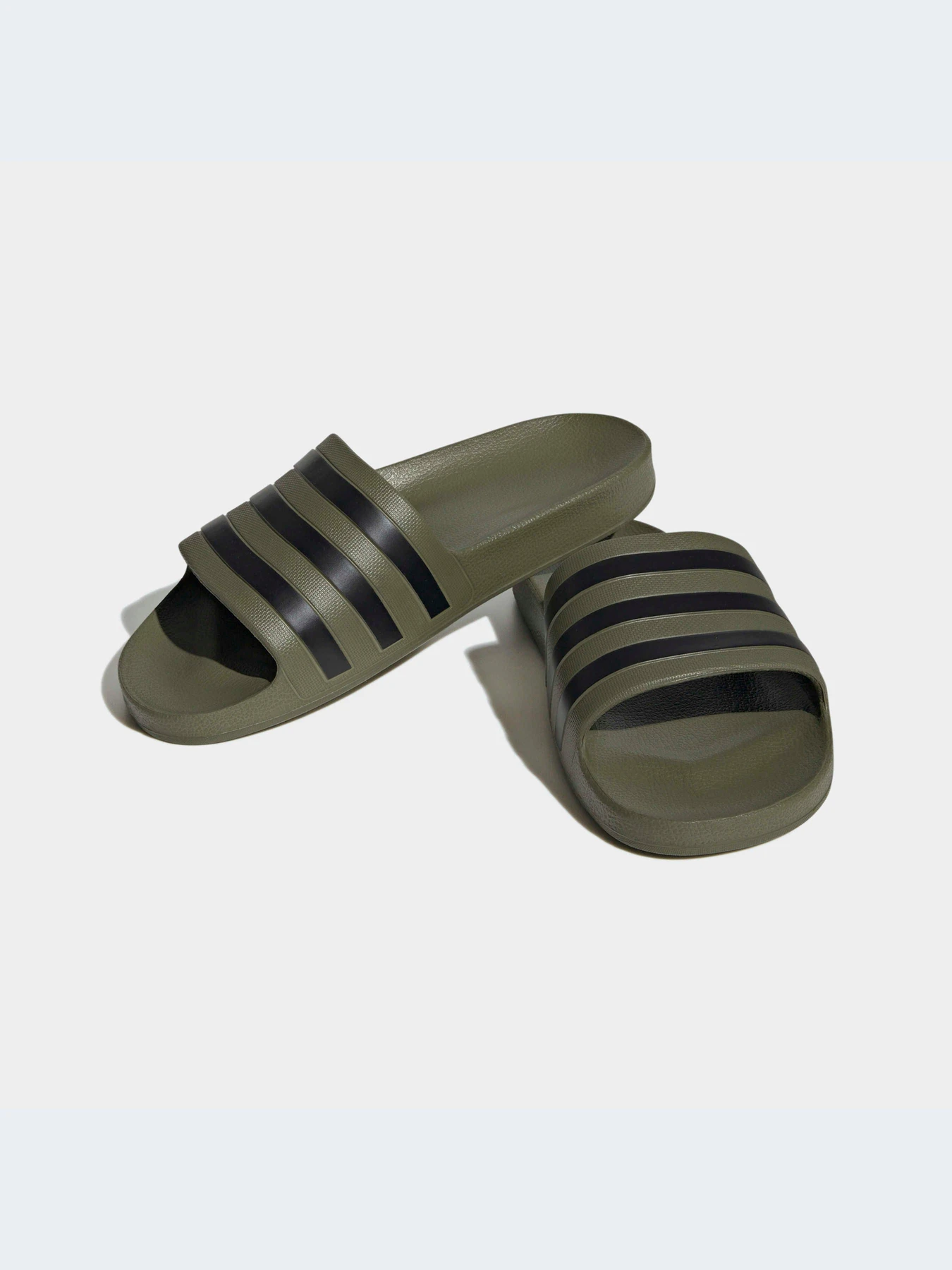 Шлёпанцы Adidas Adilette модель HP9392-KZ Шлёпанцы Adidas Adilette модель HP9392-KZ Фото