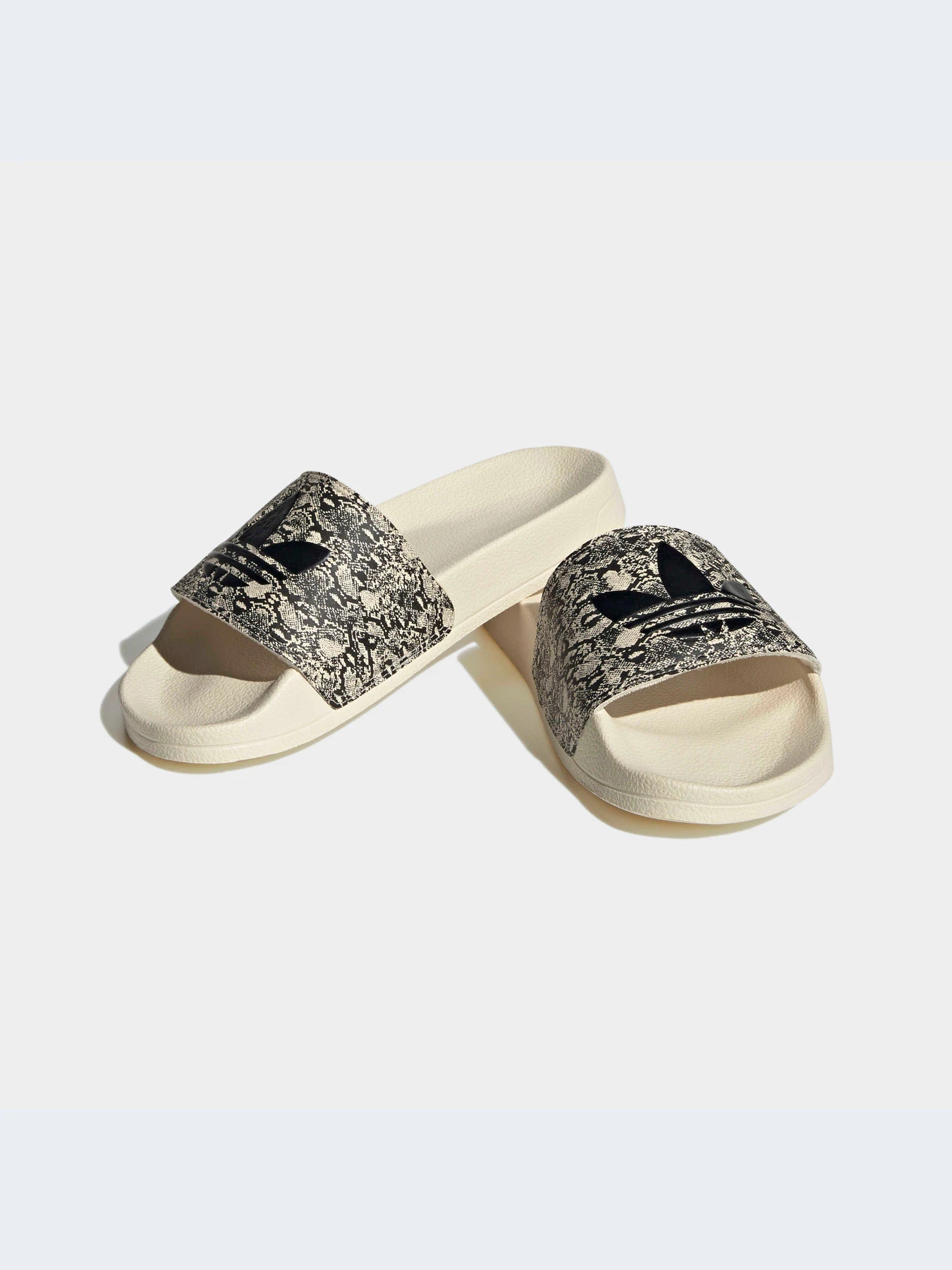 Шлёпанцы Adidas Adilette модель HQ4454-KZ Шлёпанцы Adidas Adilette модель HQ4454-KZ Фото