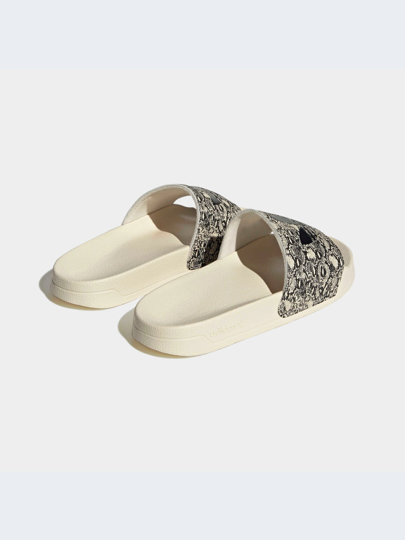 Шлёпанцы Adidas Adilette модель HQ4454-KZ Шлёпанцы Adidas Adilette модель HQ4454-KZ Фото
