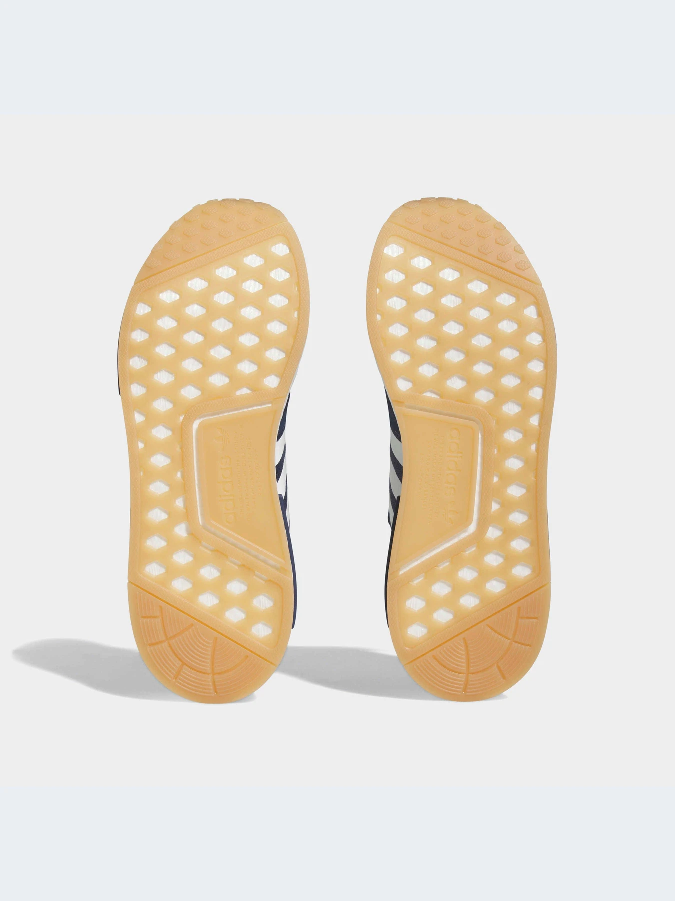 Кроссовки Adidas NMD модель IE2280-KZ Кроссовки Adidas NMD модель IE2280-KZ Фото