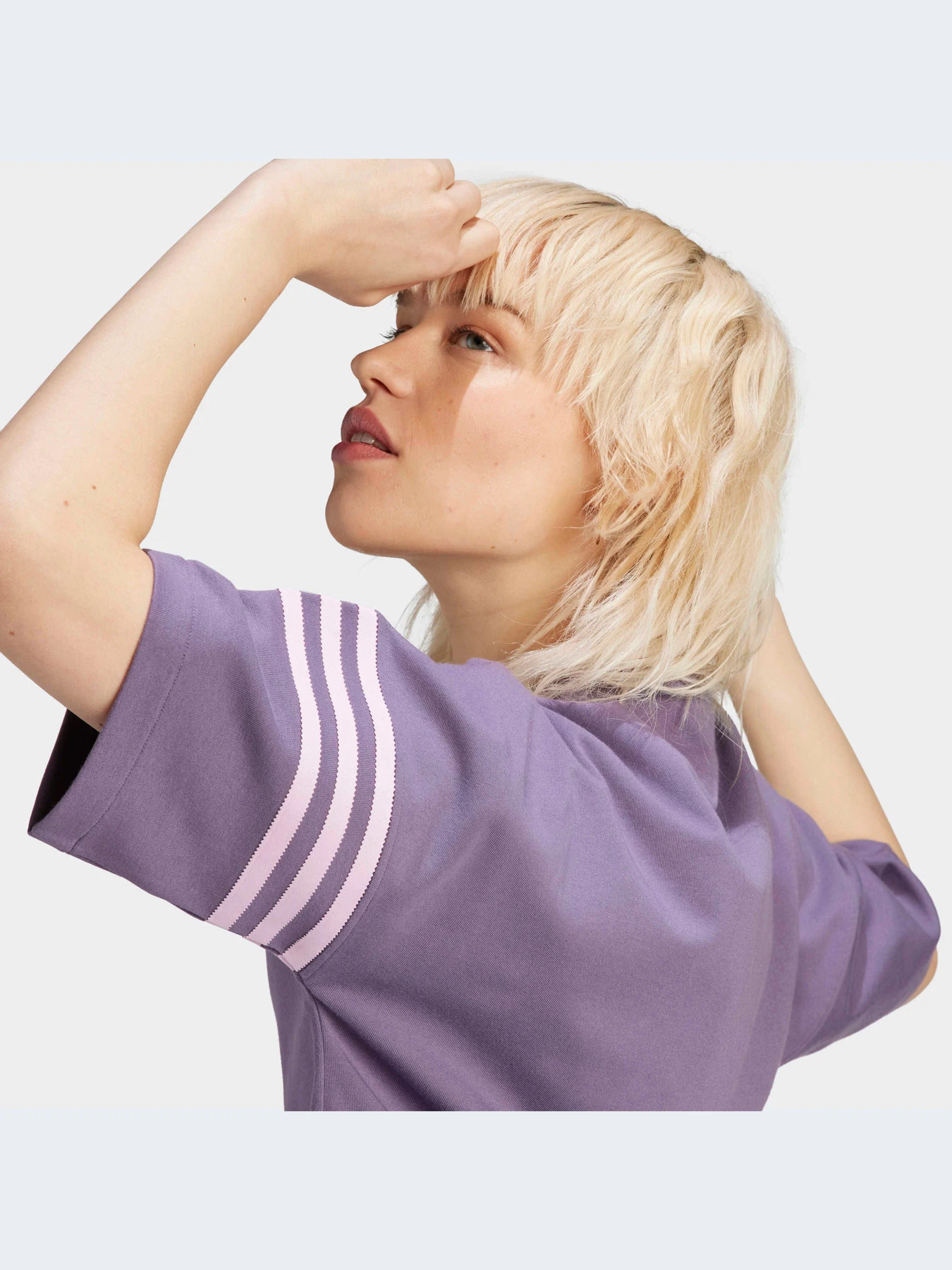Футболки и поло Adidas Adicolor модель IP8973-KZ Футболки и поло Adidas Adicolor модель IP8973-KZ Фото