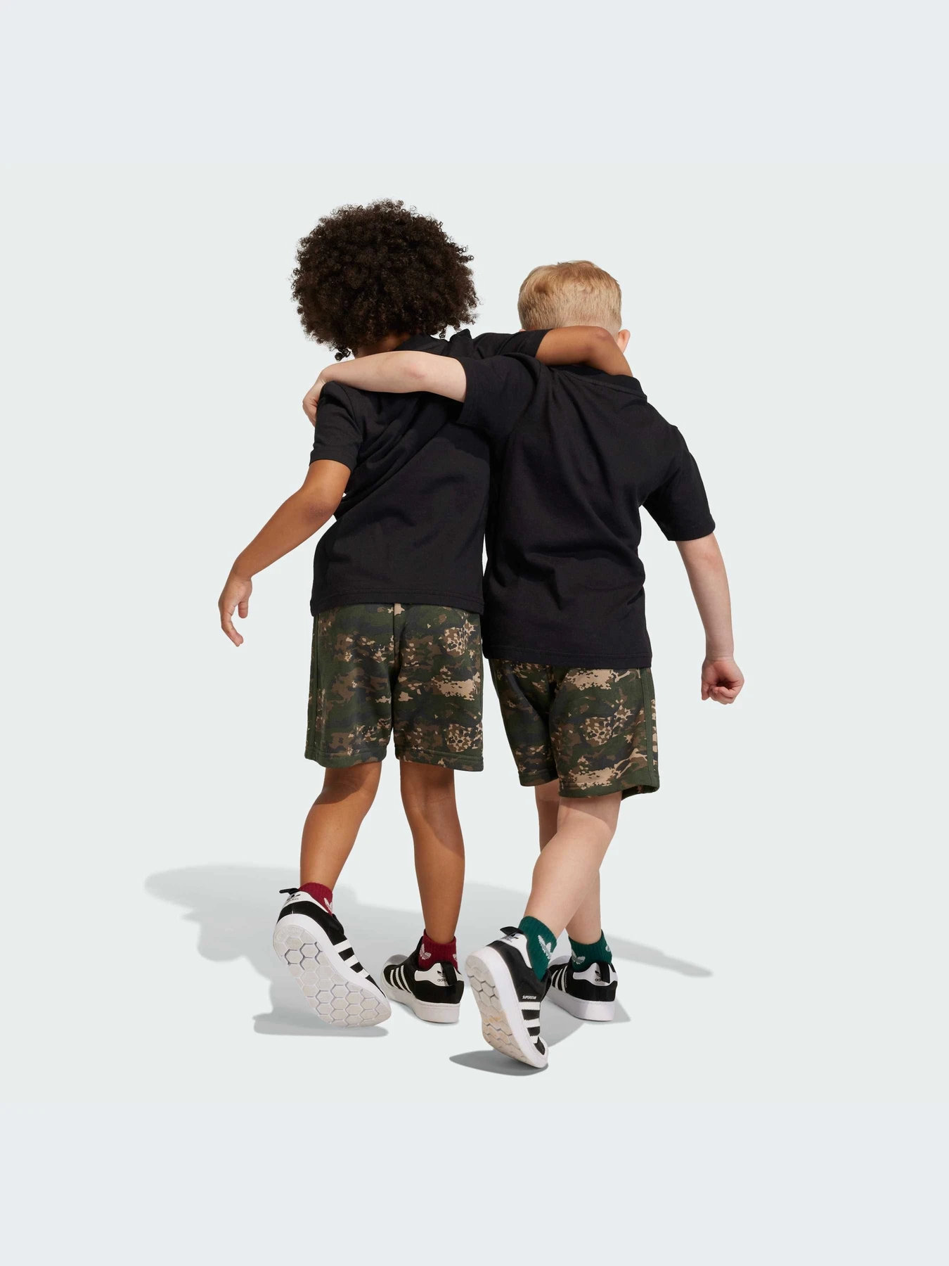 Костюмы Adidas модель IP0264-KZ Костюмы Adidas модель IP0264-KZ Фото