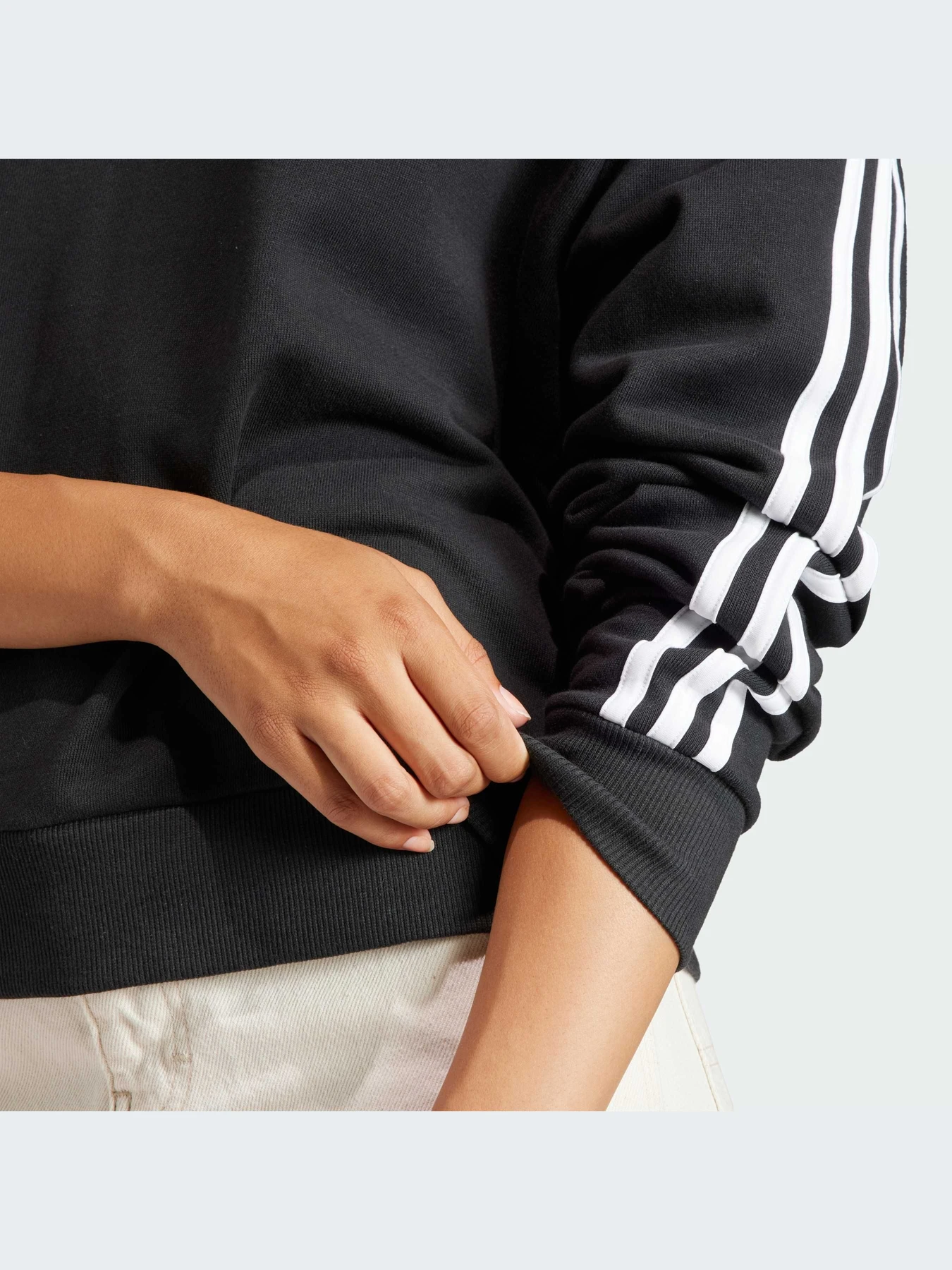 Худи и свитшоты Adidas модель IQ4835-KZ Худи и свитшоты Adidas модель IQ4835-KZ Фото