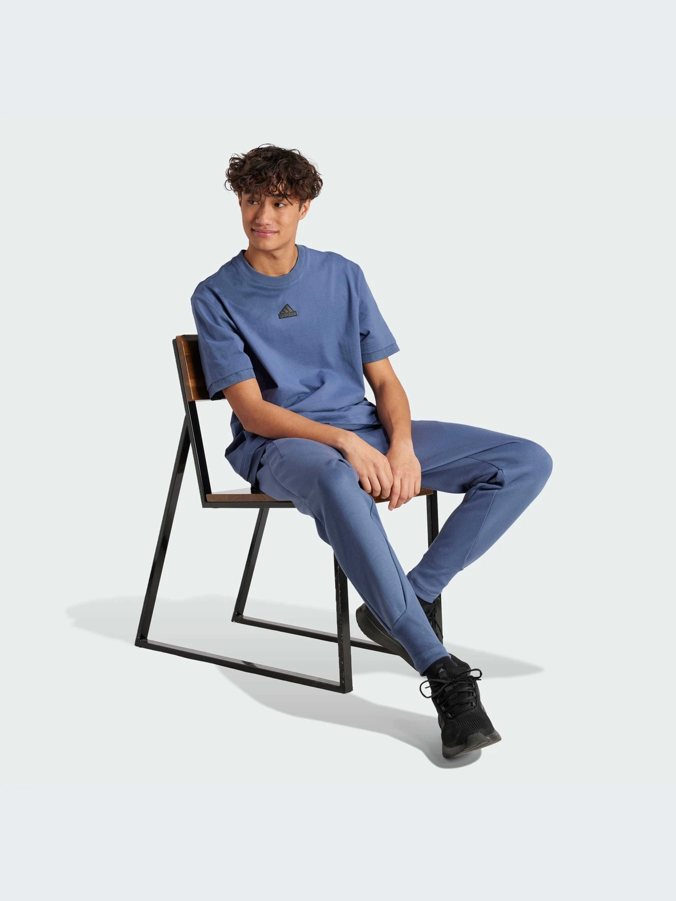 Брюки Adidas ZNE модель IR5205-KZ Брюки Adidas ZNE модель IR5205-KZ Фото