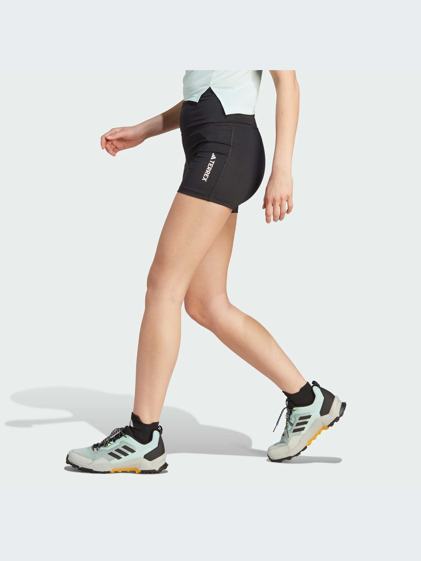 Шорты Adidas модель IB1892-KZ Шорты Adidas модель IB1892-KZ Фото