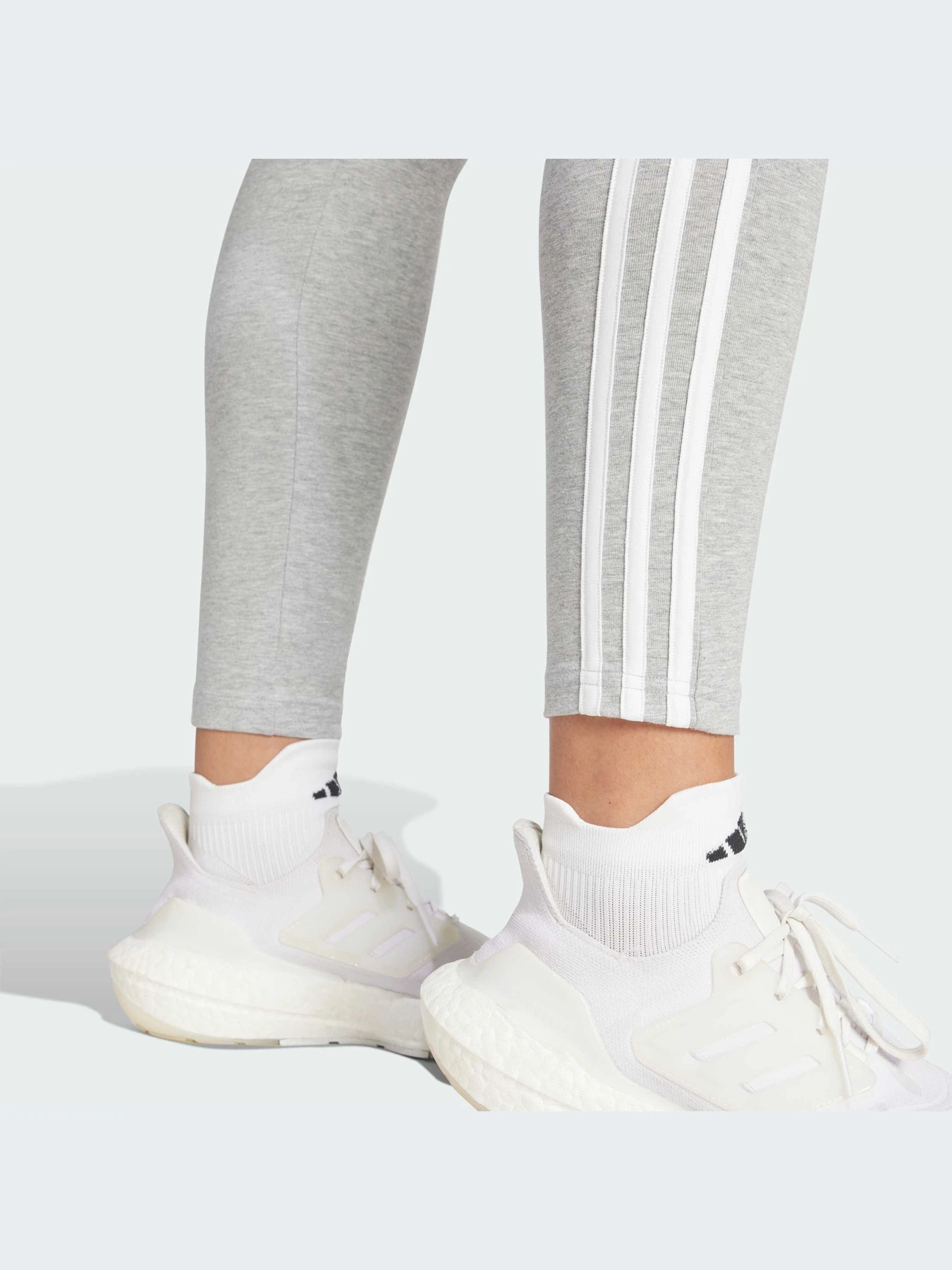 Брюки Adidas модель GV6017-KZ Брюки Adidas модель GV6017-KZ Фото