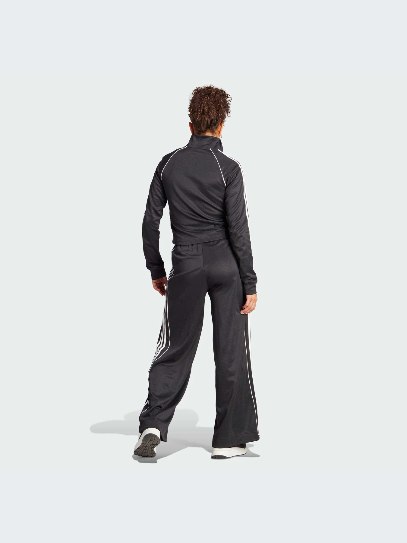 Костюмы Adidas модель IA3147-KZ Костюмы Adidas модель IA3147-KZ Фото