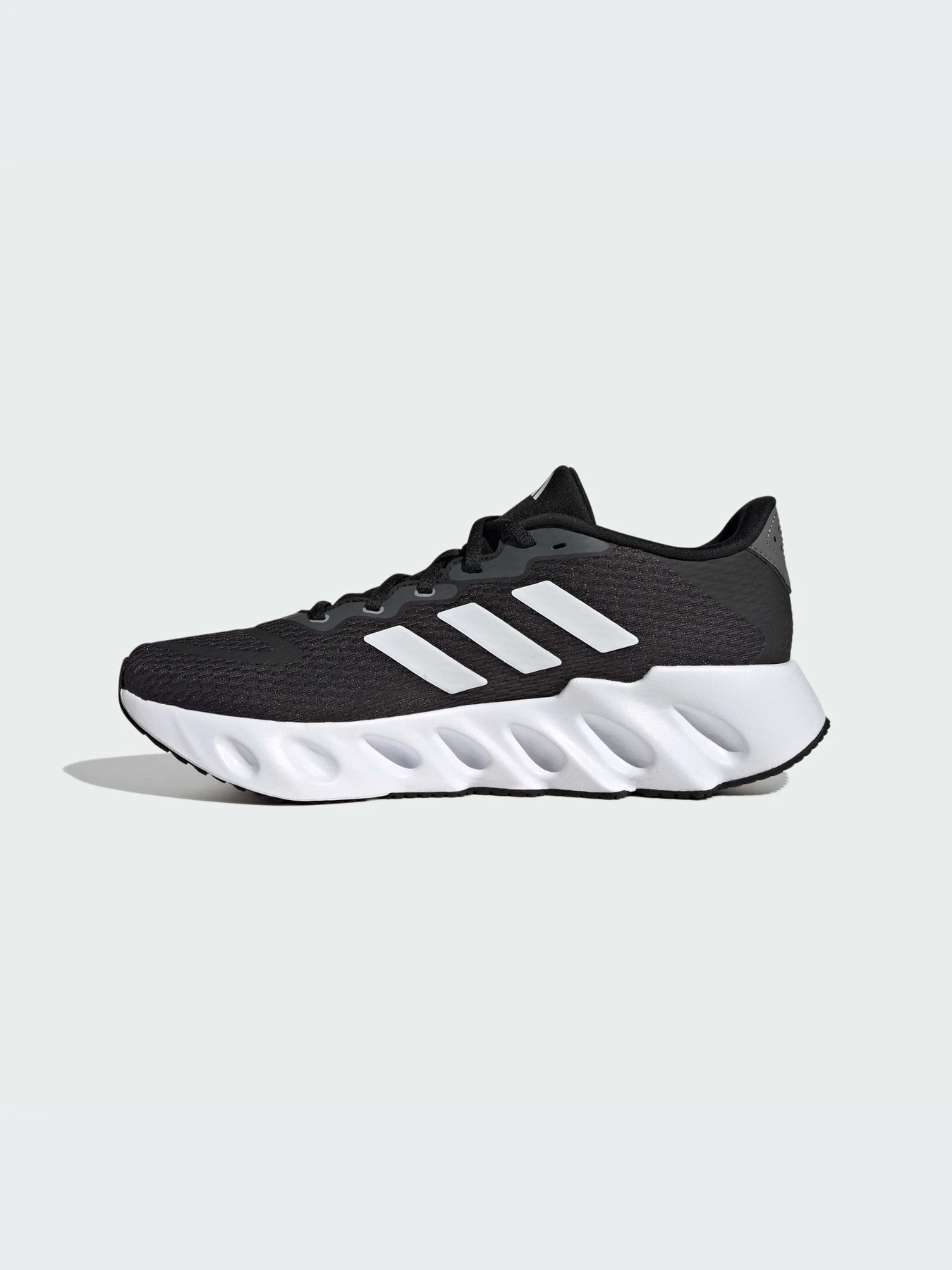 Кроссовки Adidas модель IF5720-KZ Кроссовки Adidas модель IF5720-KZ Фото