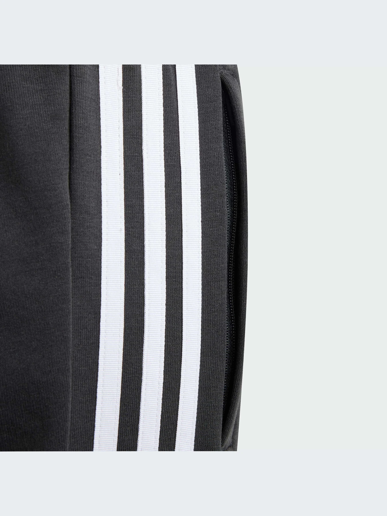 Брюки Adidas Tiro модель IS4348-KZ Брюки Adidas Tiro модель IS4348-KZ Фото