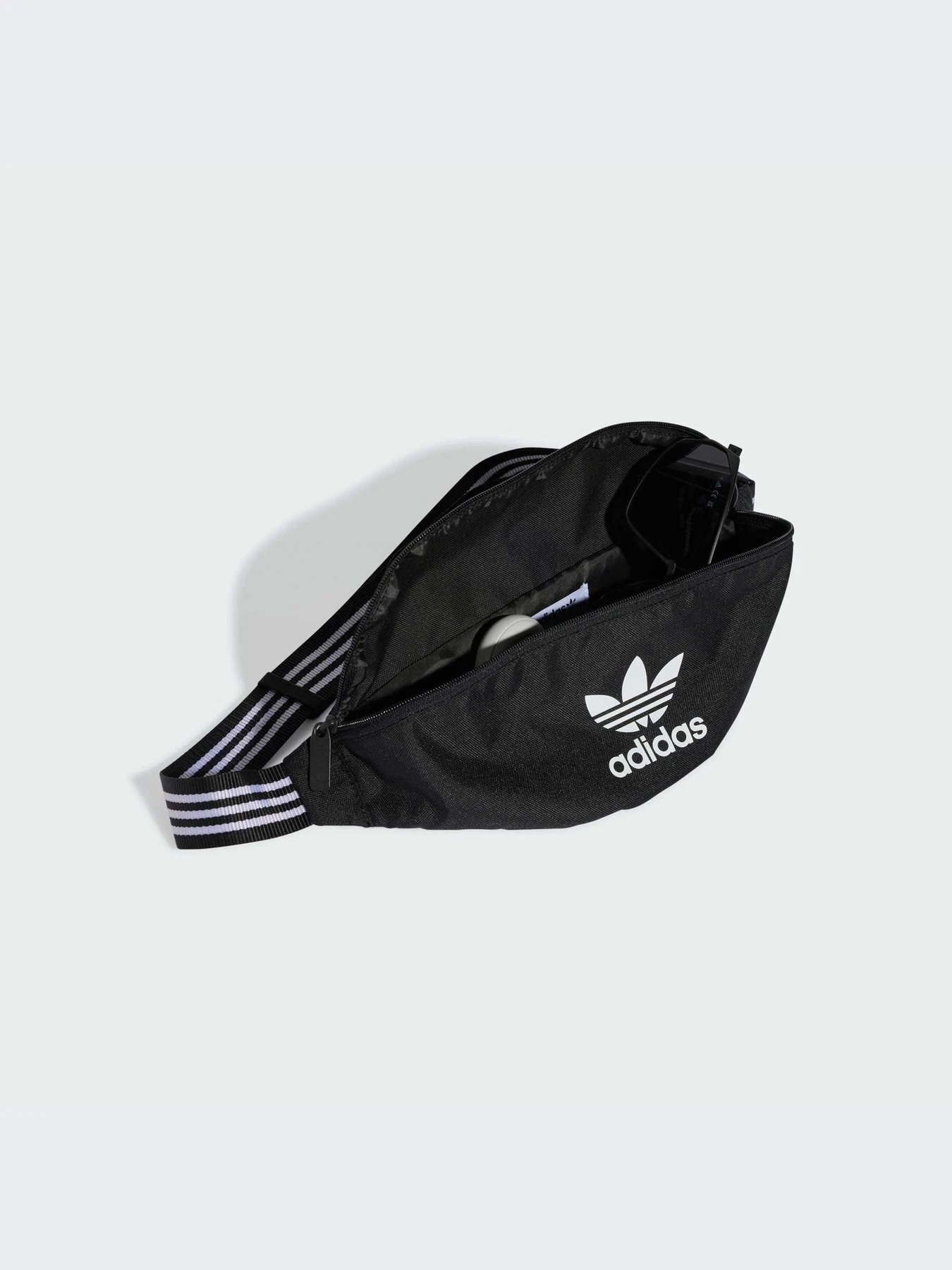 Сумки Adidas Adicolor модель IW0939-KZ Сумки Adidas Adicolor модель IW0939-KZ Фото
