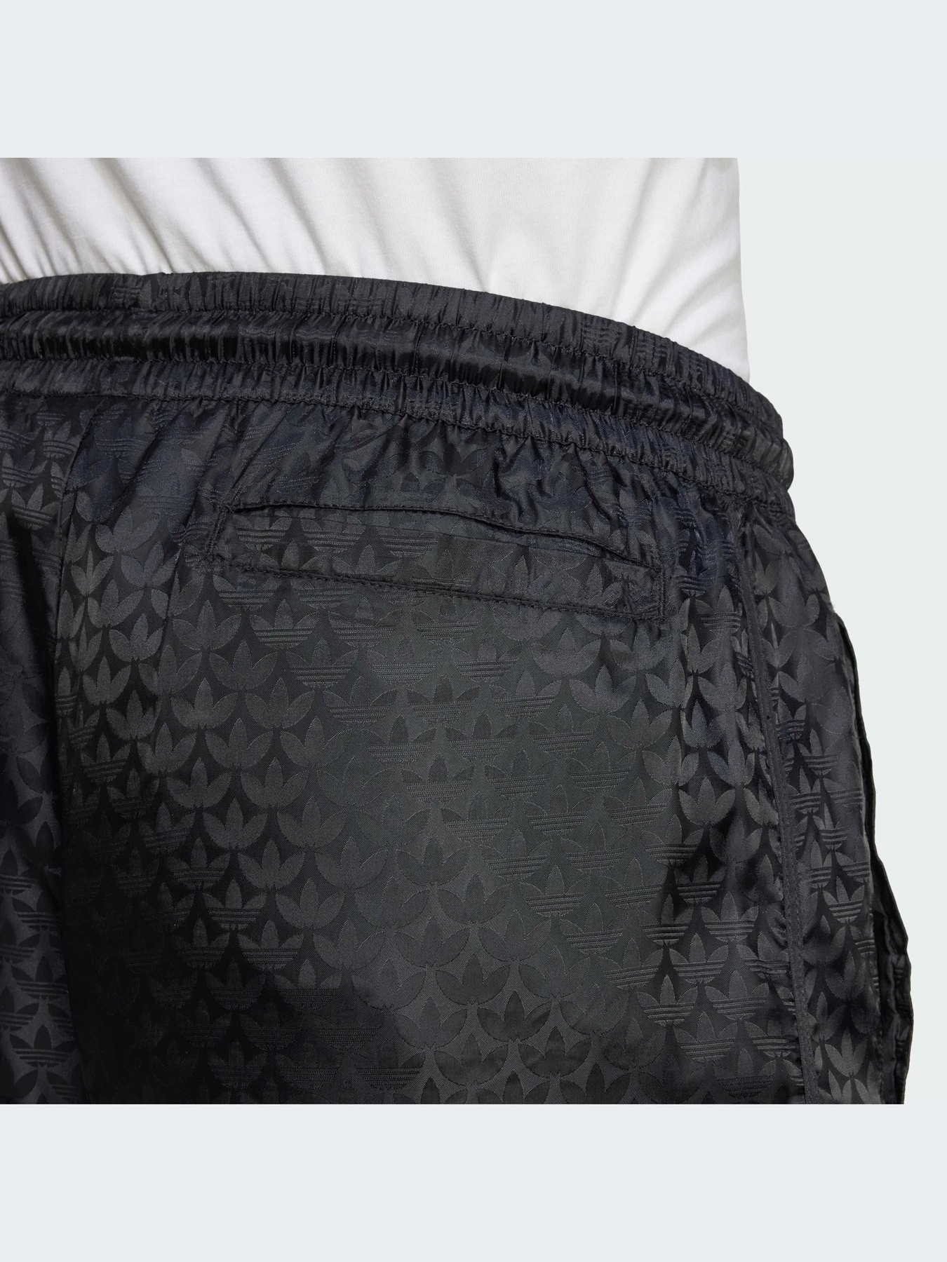 Шорты Adidas Graphics модель IZ2534-KZ Шорты Adidas Graphics модель IZ2534-KZ Фото