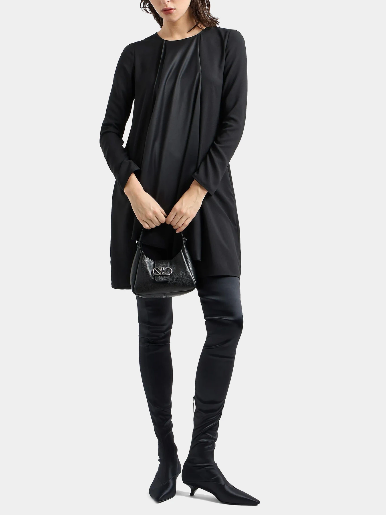 Платья Emporio Armani модель 6D2A63-2NA5Z-0999 Платья Emporio Armani модель 6D2A63-2NA5Z-0999 Фото