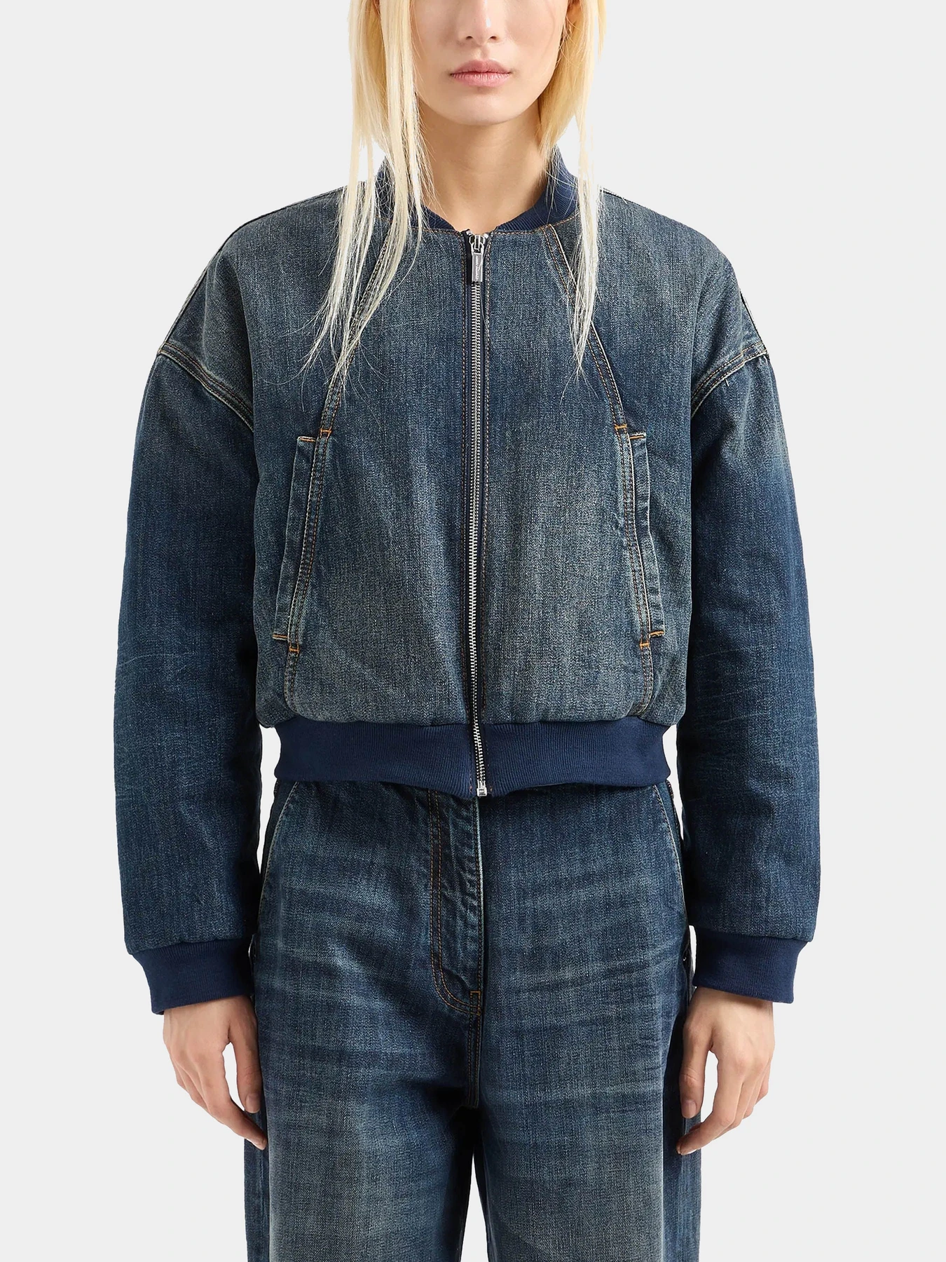 Куртки и дубленки Armani Exchange модель 6DYB24-Y18DZ-1500 Куртки и дубленки Armani Exchange модель 6DYB24-Y18DZ-1500 Фото