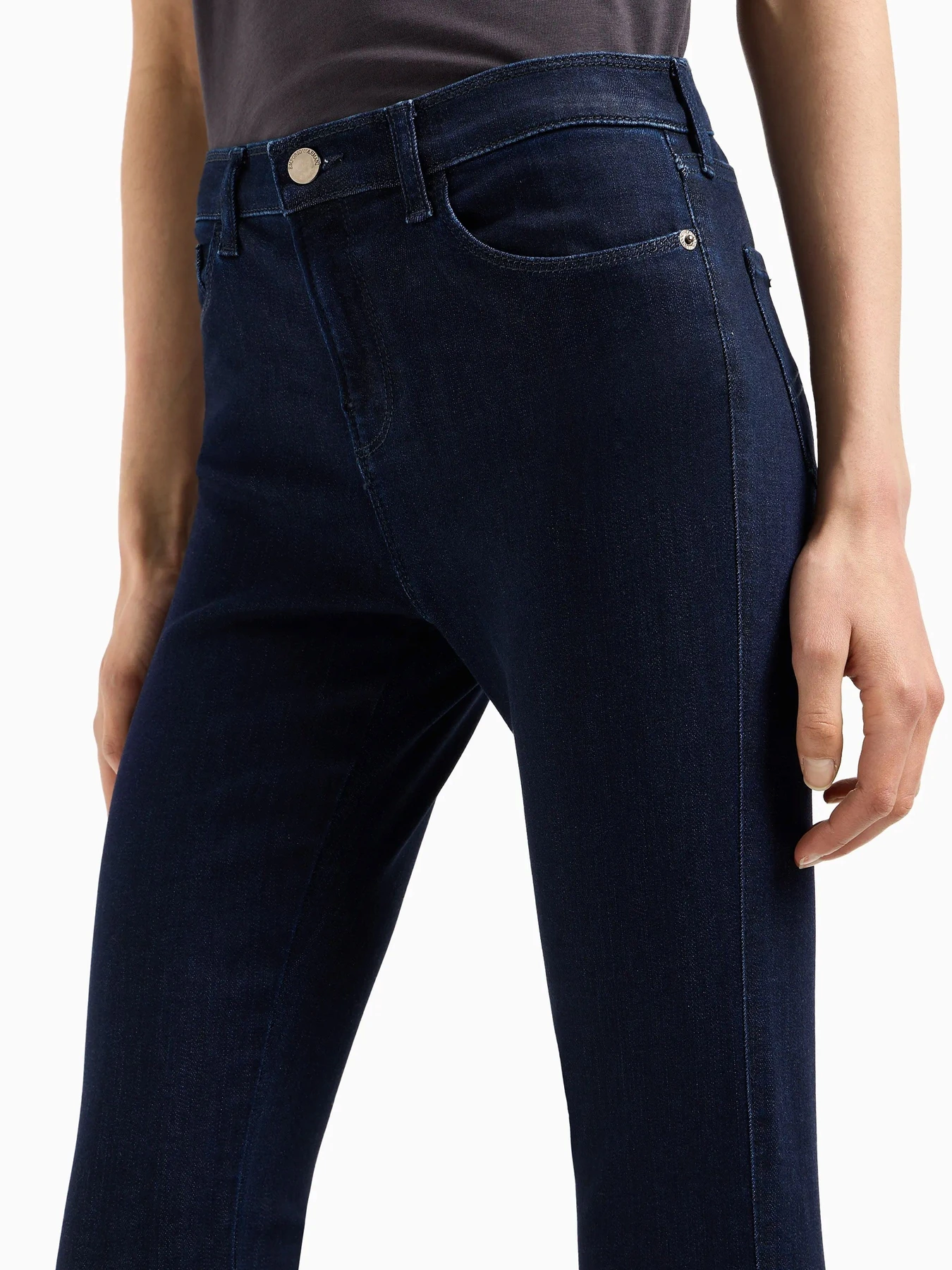 Джинсы Emporio Armani модель 8N2J20-2DL2Z-0941 Джинсы Emporio Armani модель 8N2J20-2DL2Z-0941 Фото