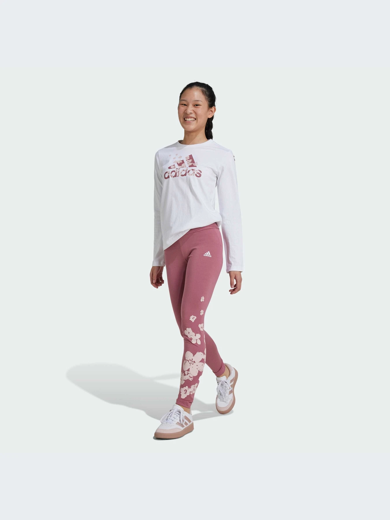 Костюмы Adidas модель IV7315-KZ Костюмы Adidas модель IV7315-KZ Фото
