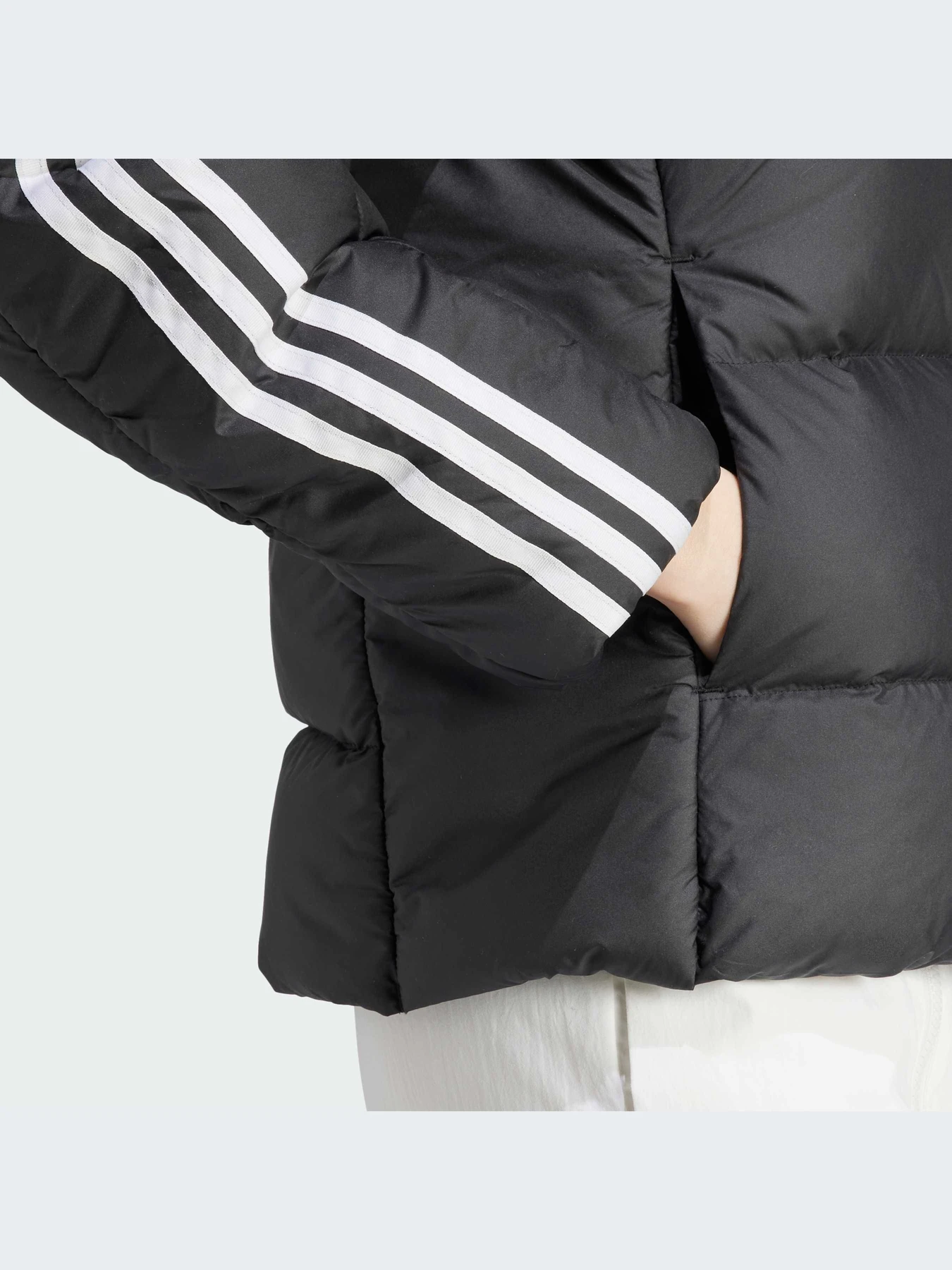 Куртки и дубленки Adidas модель HZ8483-KZ Куртки и дубленки Adidas модель HZ8483-KZ Фото