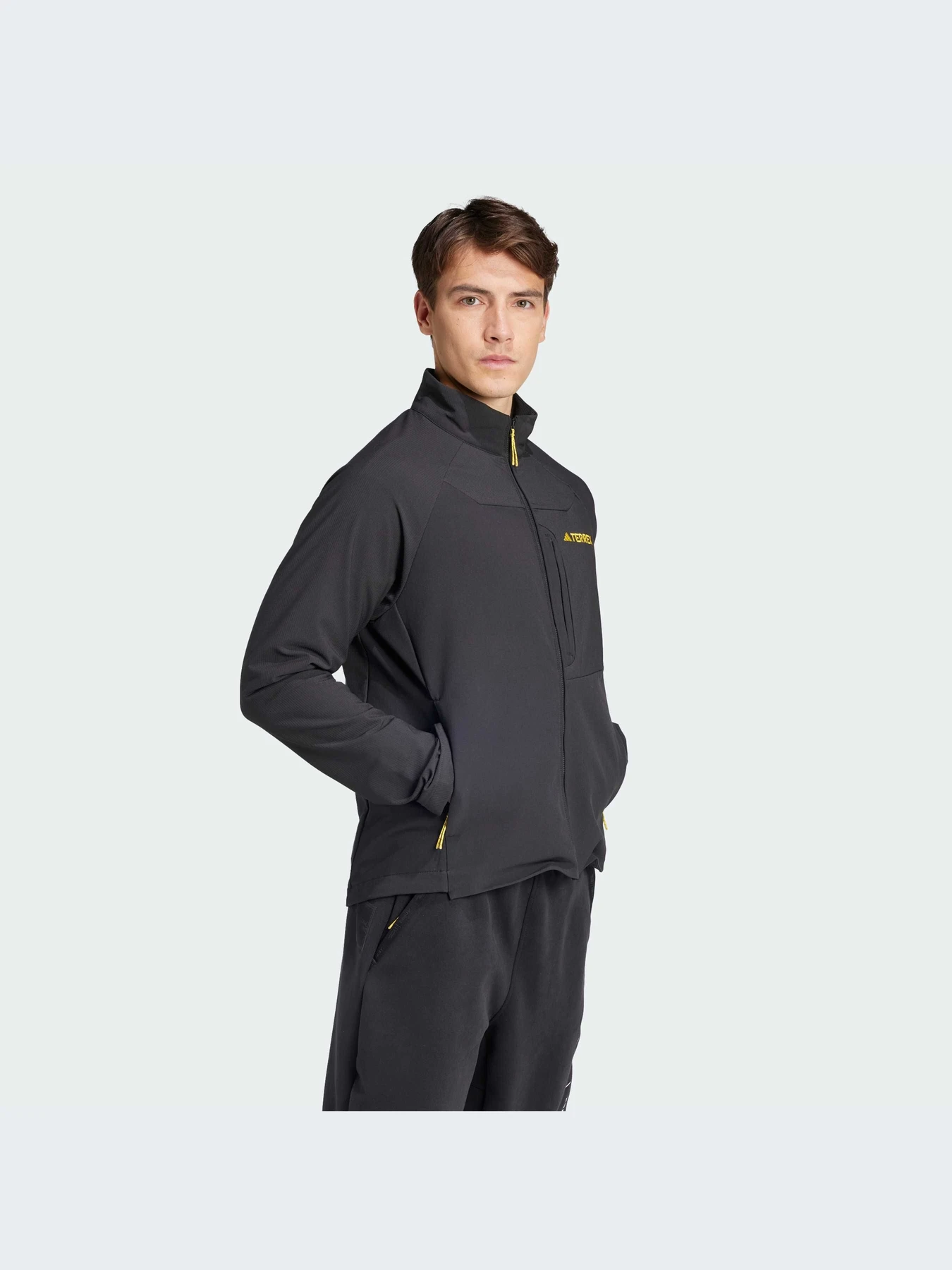 Куртки и дубленки Adidas модель IX7920-KZ Куртки и дубленки Adidas модель IX7920-KZ Фото