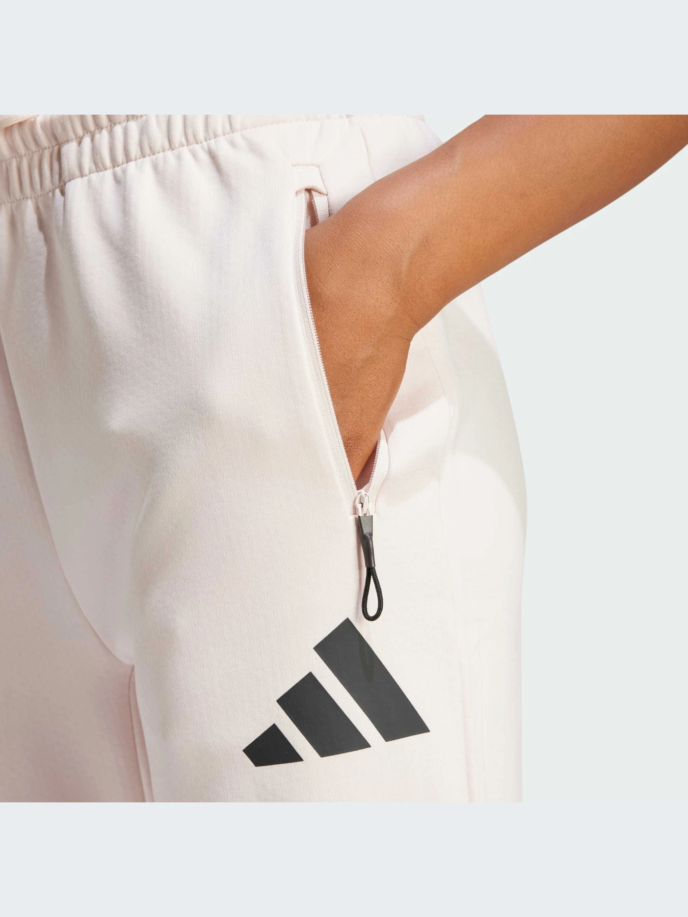 Брюки Adidas ZNE модель JF4788-KZ Брюки Adidas ZNE модель JF4788-KZ Фото