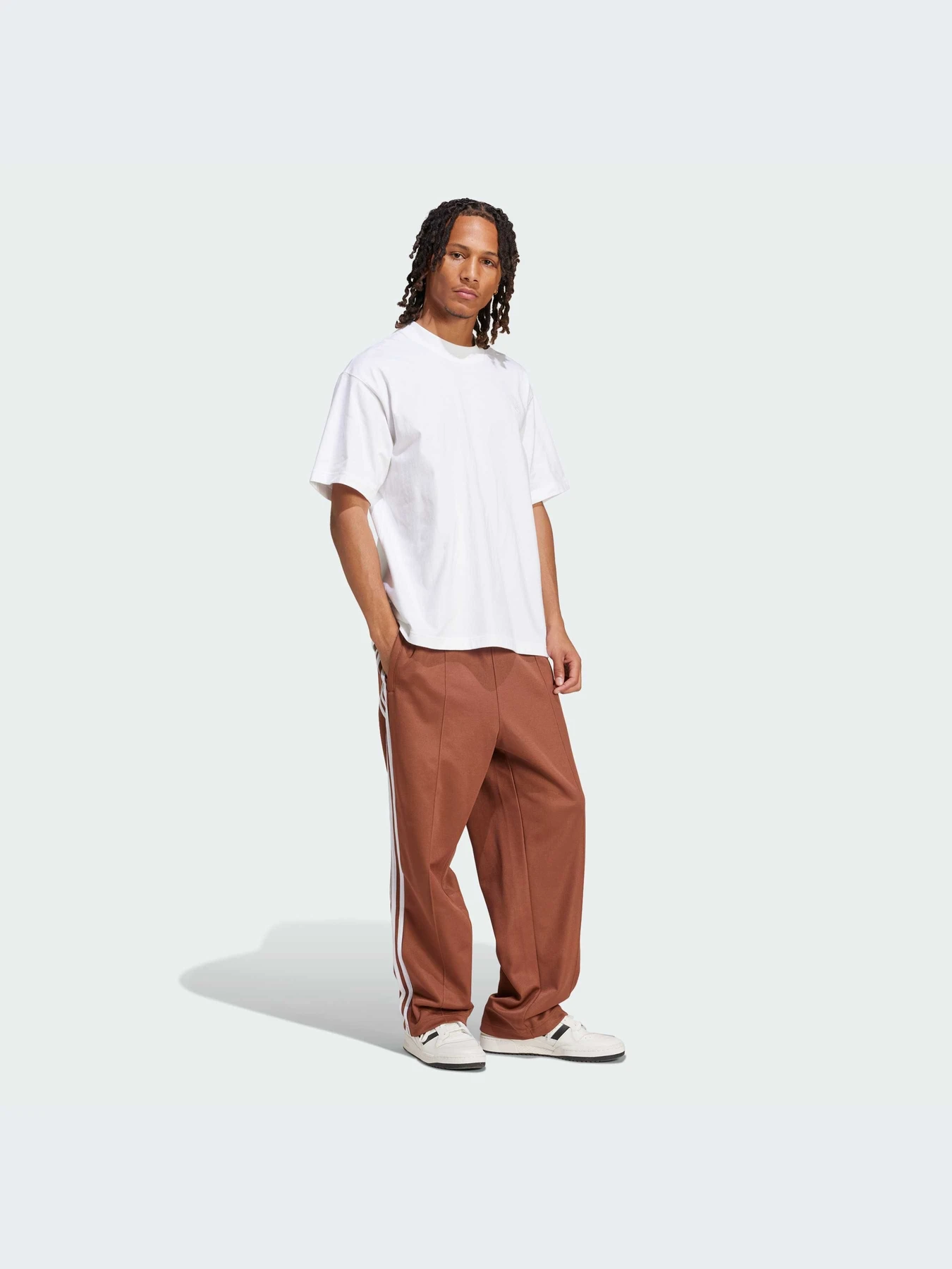 Брюки Adidas Adicolor модель IZ2476-KZ Брюки Adidas Adicolor модель IZ2476-KZ Фото