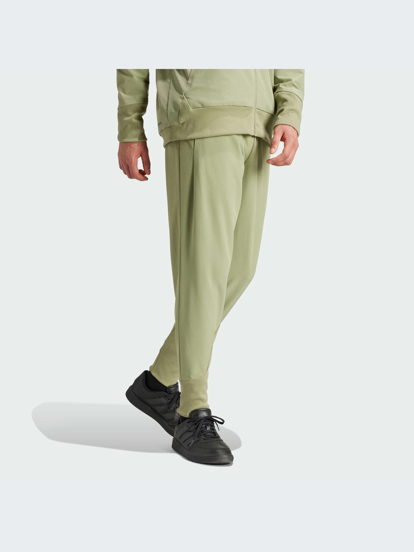 Брюки Adidas ZNE модель IS9278-KZ Брюки Adidas ZNE модель IS9278-KZ Фото