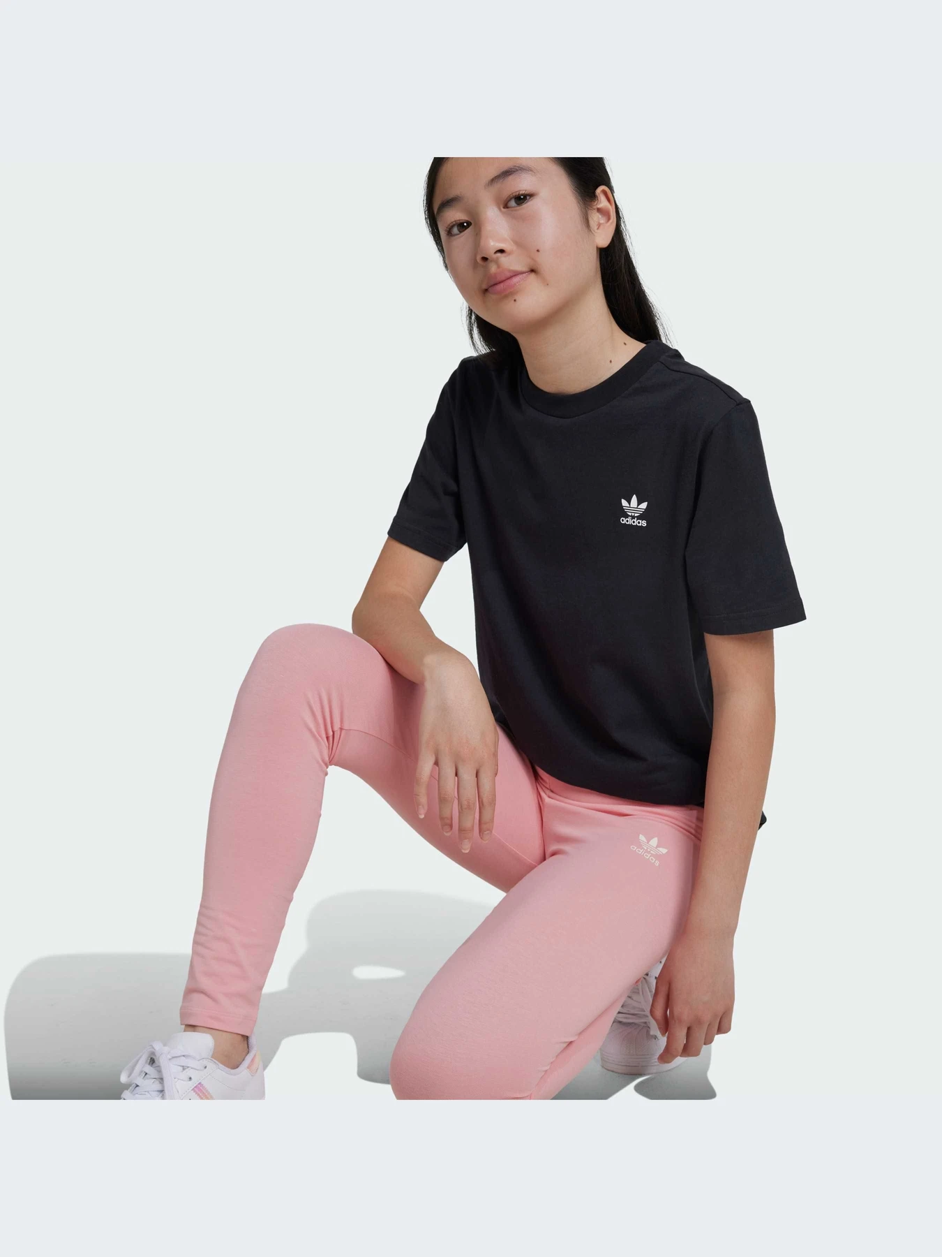 Брюки Adidas модель IX5302-KZ Брюки Adidas модель IX5302-KZ Фото