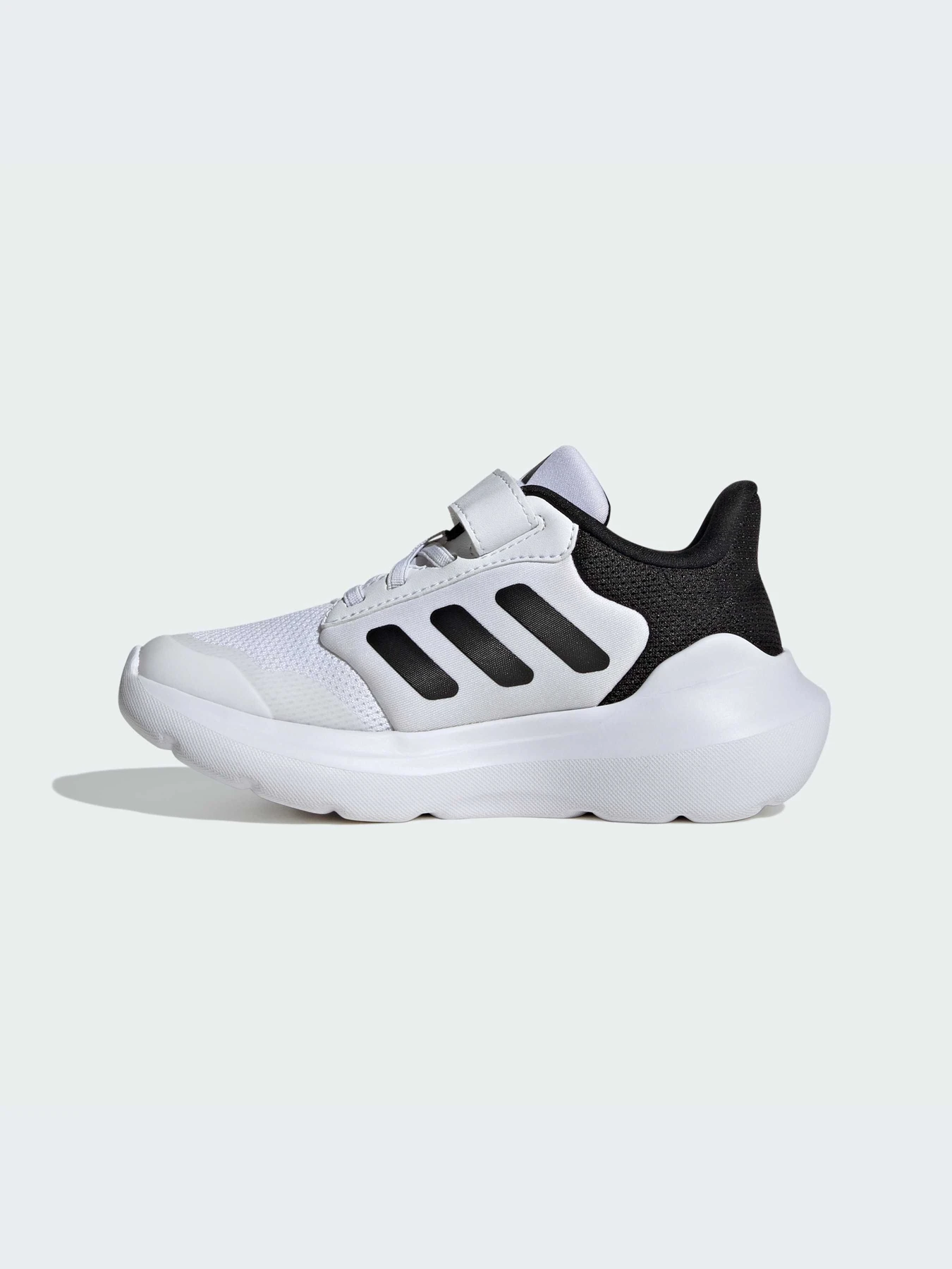 Кроссовки Adidas модель IE5982-KZ Кроссовки Adidas модель IE5982-KZ Фото