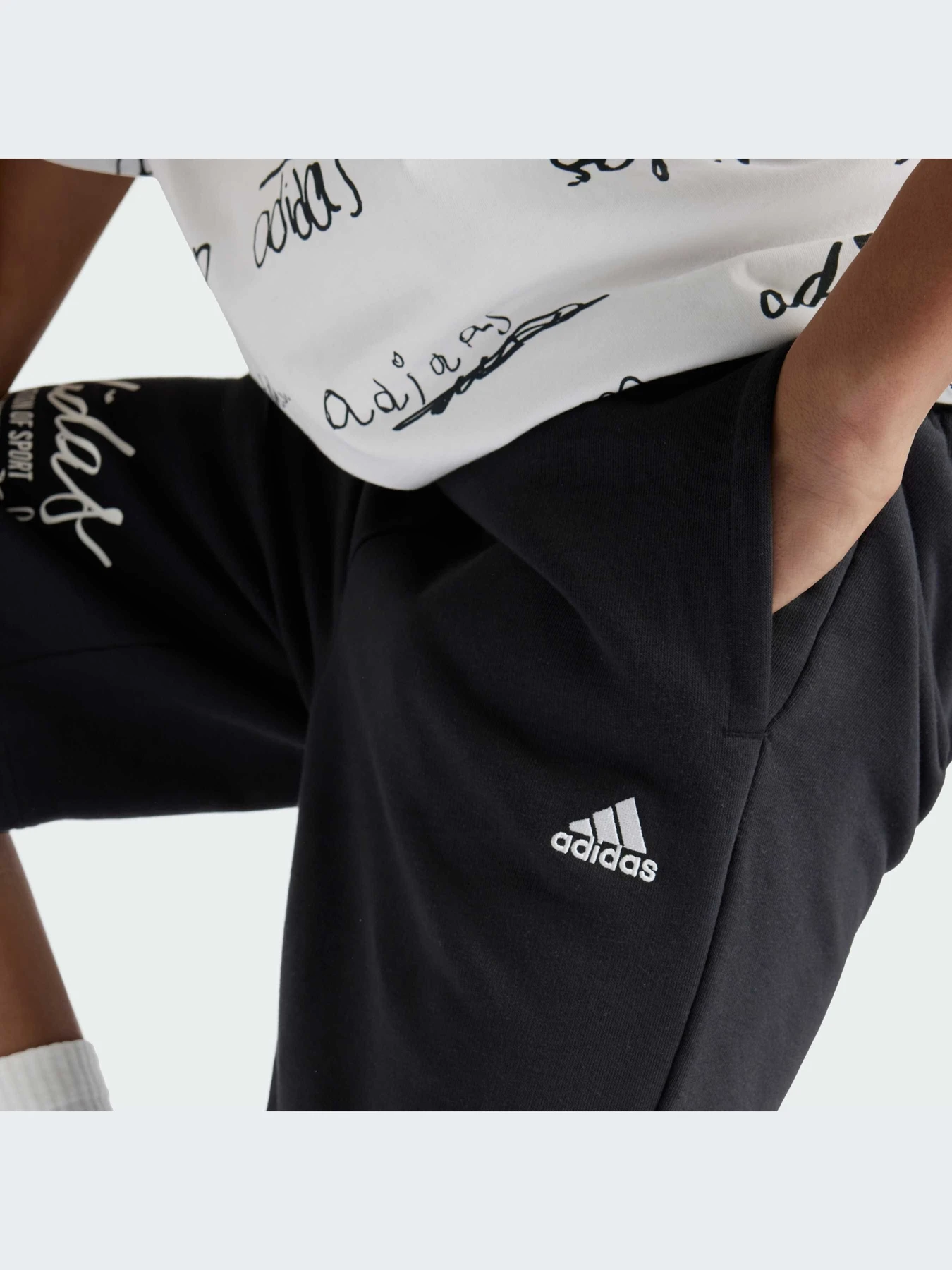 Шорты Adidas модель IV9441-KZ Шорты Adidas модель IV9441-KZ Фото