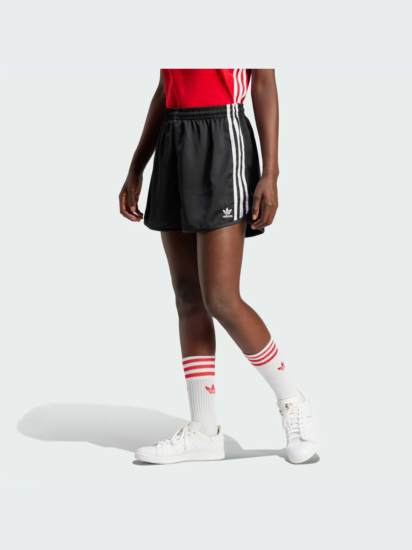 Шорты Adidas Adicolor модель IU2528-KZ Шорты Adidas Adicolor модель IU2528-KZ Фото