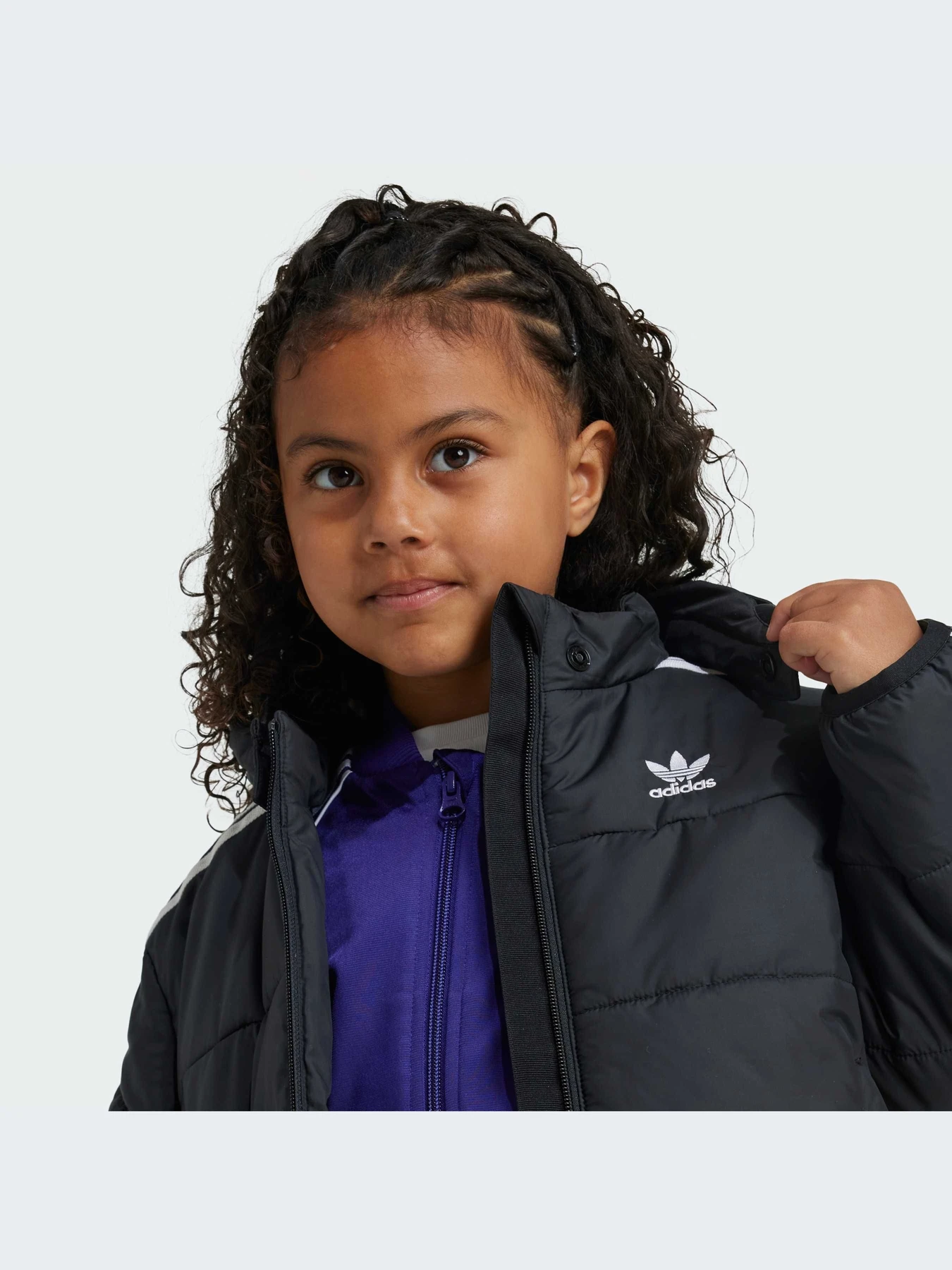 Куртки и дубленки Adidas Adicolor модель IY4812-KZ Куртки и дубленки Adidas Adicolor модель IY4812-KZ Фото