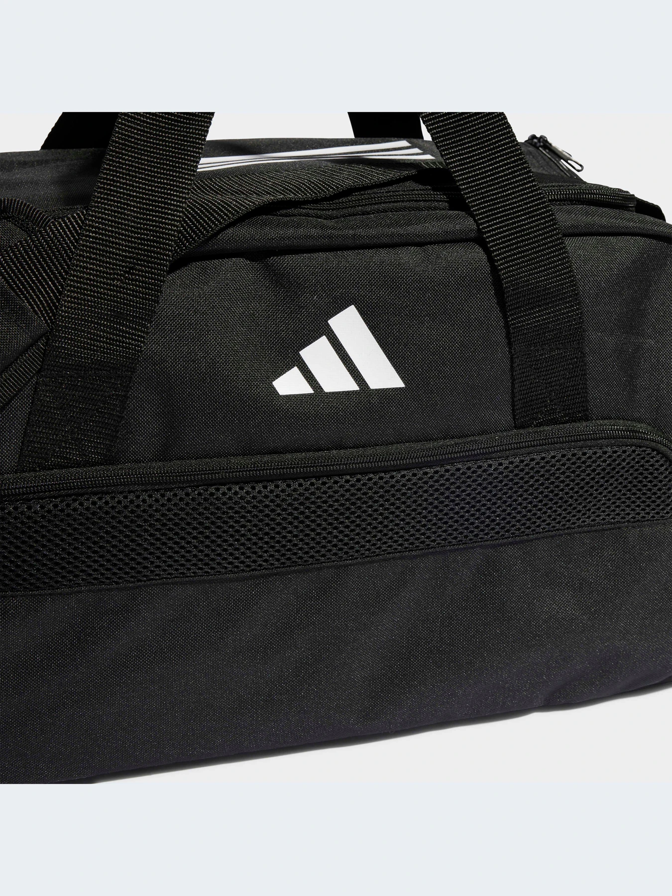 Сумки Adidas Tiro модель HS9752-KZ Сумки Adidas Tiro модель HS9752-KZ Фото