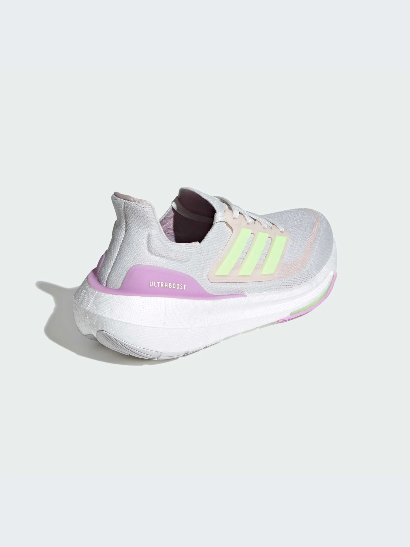 Кроссовки Adidas Ultraboost модель IE3337-KZ Кроссовки Adidas Ultraboost модель IE3337-KZ Фото