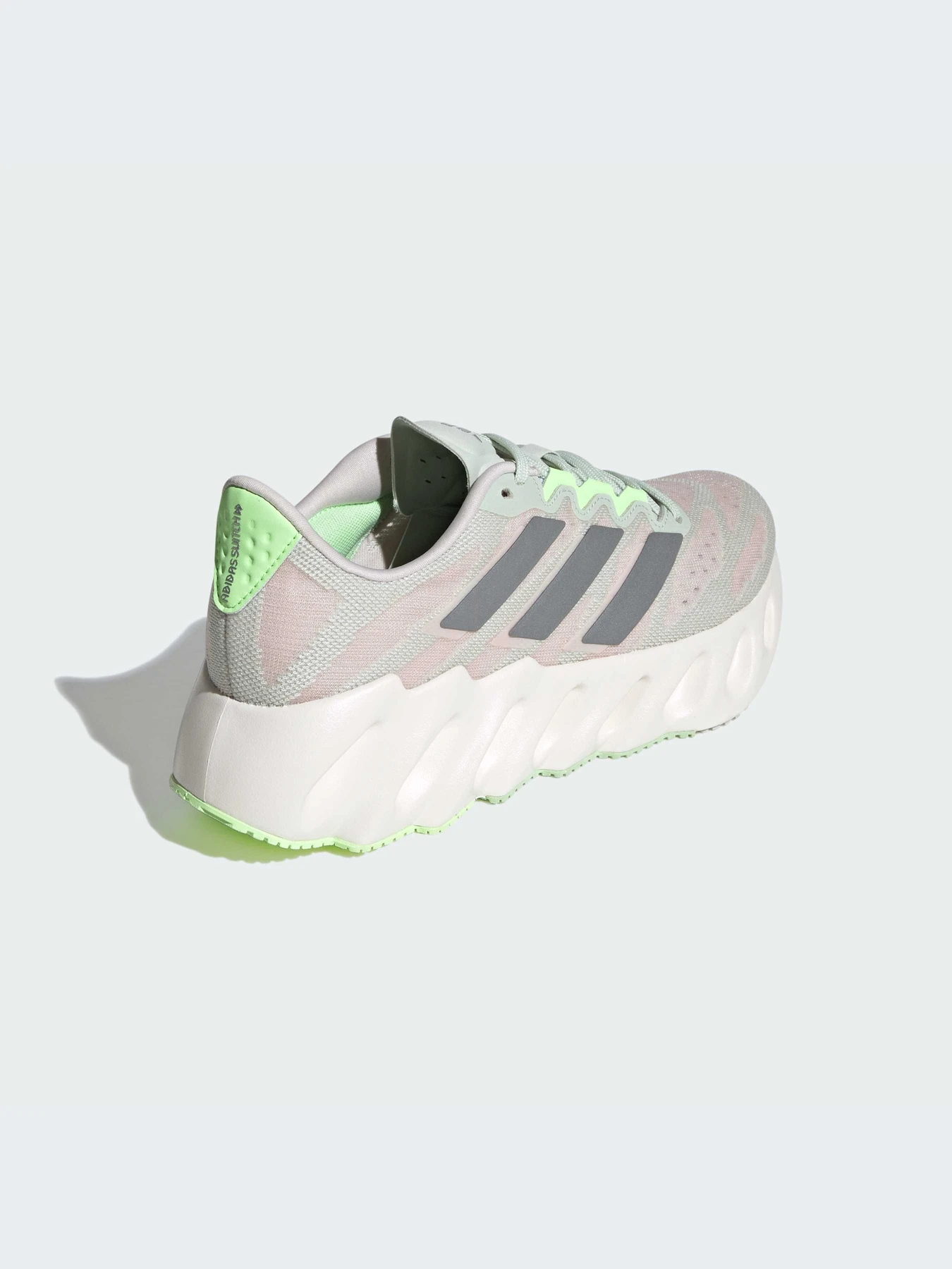 Кроссовки Adidas модель ID2646-KZ Кроссовки Adidas модель ID2646-KZ Фото