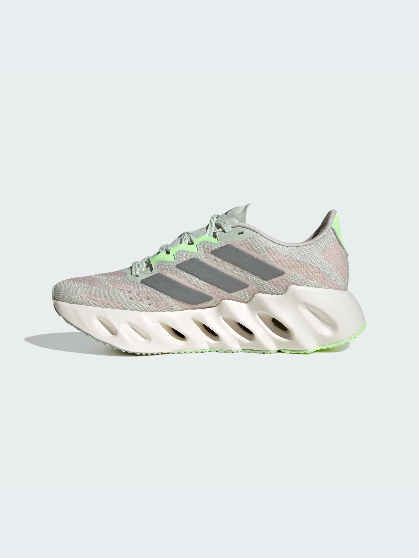Кроссовки Adidas модель ID2646-KZ Кроссовки Adidas модель ID2646-KZ Фото