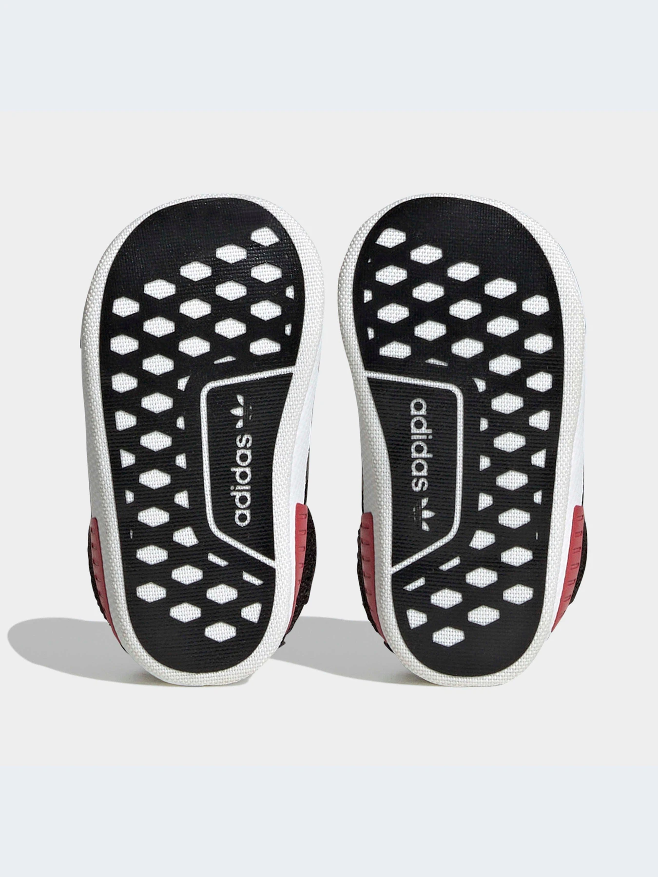 Кроссовки Adidas NMD модель HQ6116-KZ Кроссовки Adidas NMD модель HQ6116-KZ Фото