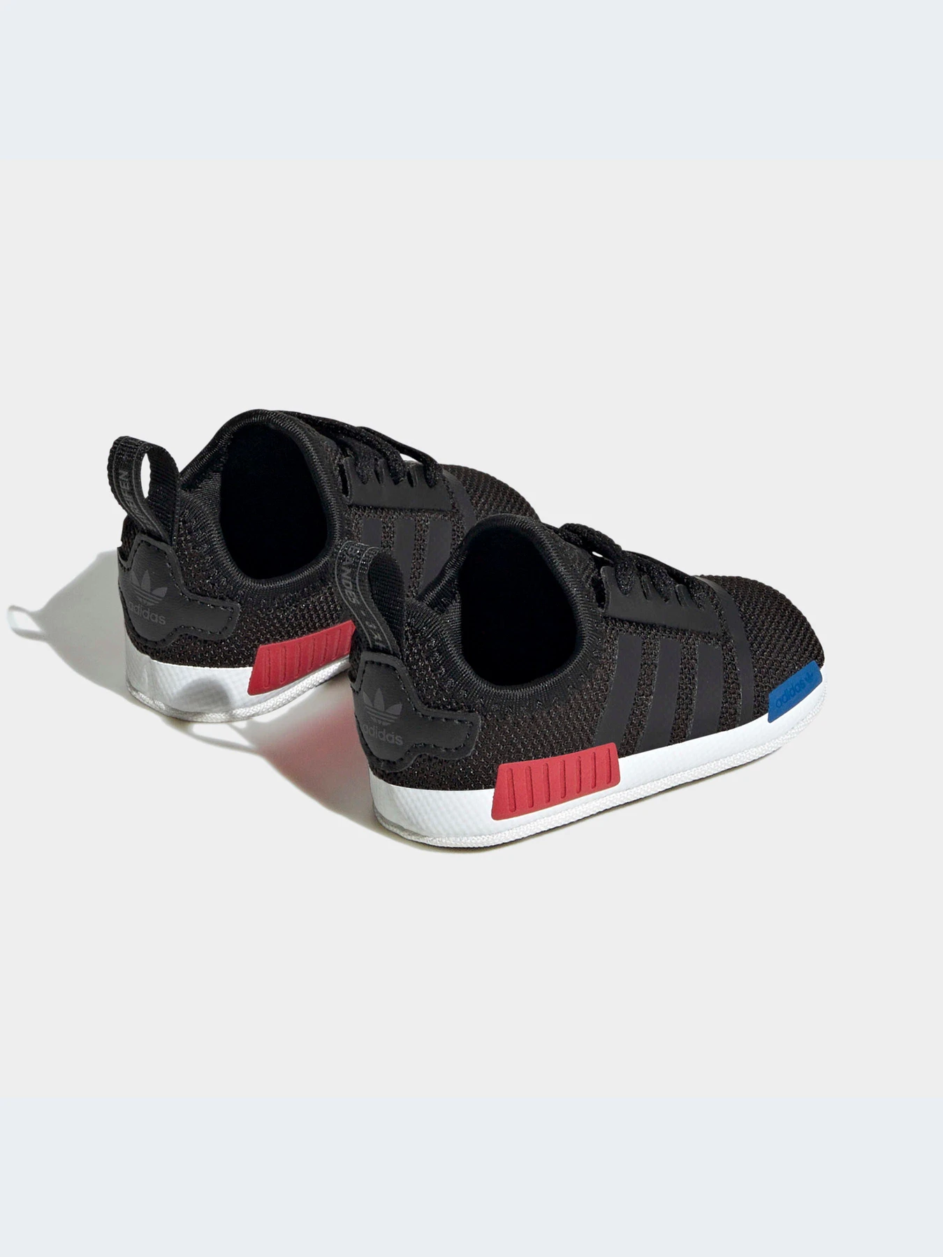 Кроссовки Adidas NMD модель HQ6116-KZ Кроссовки Adidas NMD модель HQ6116-KZ Фото