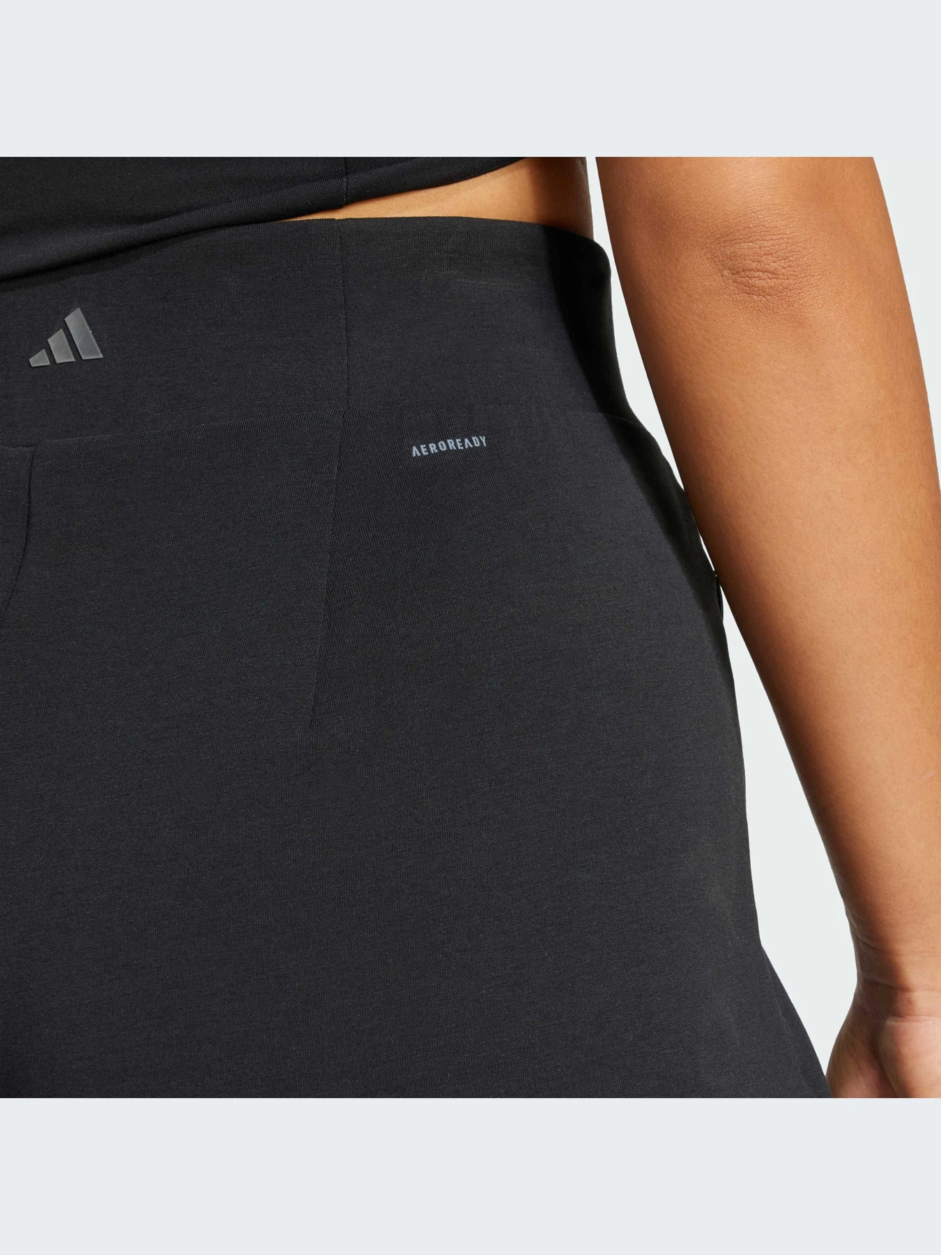 Брюки Adidas модель IU1823-KZ Брюки Adidas модель IU1823-KZ Фото