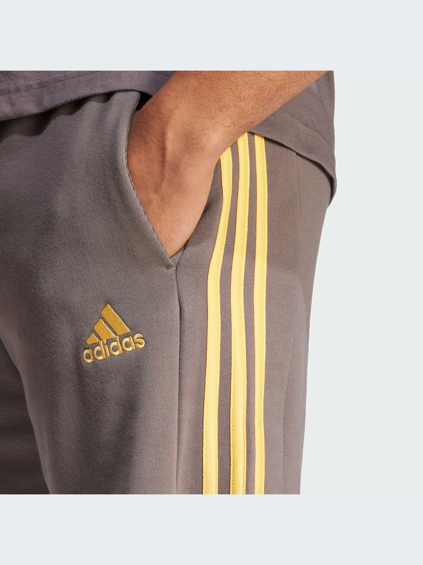 Шорты Adidas модель IS1346-KZ Шорты Adidas модель IS1346-KZ Фото