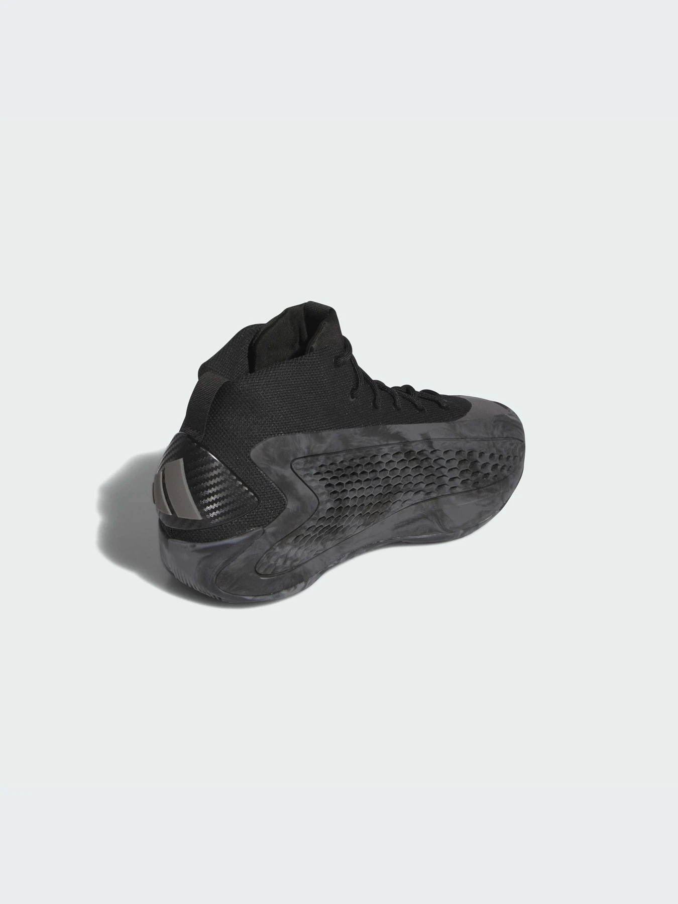 Кроссовки Adidas модель IG6668-KZ Кроссовки Adidas модель IG6668-KZ Фото